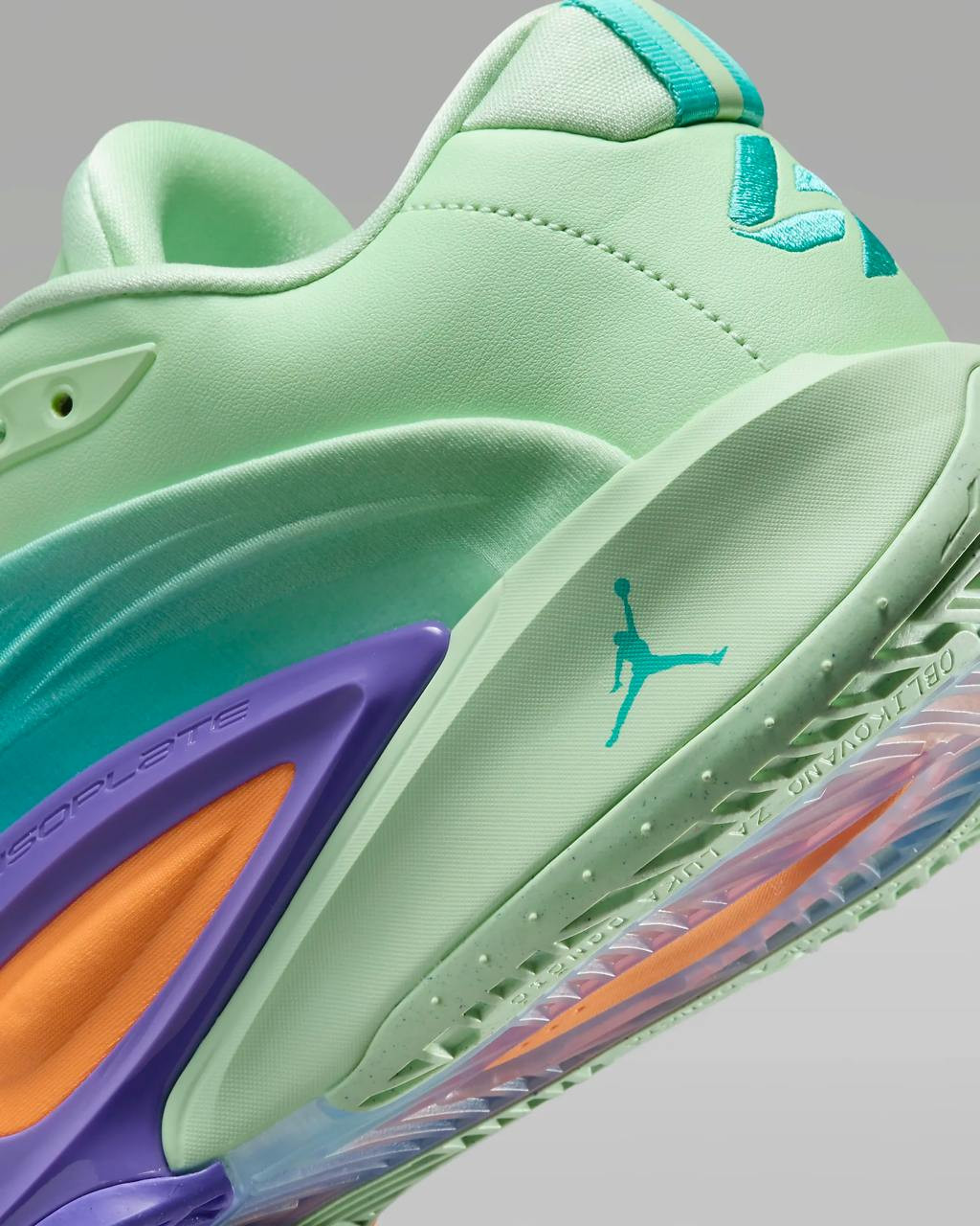 Кросівки Jordan LUKA 3 HQ4255-300