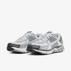 Кросівки Nike Wmns Zoom Vomero 5 "Pure Platinum / Metallic SIlver" FD9919-001
