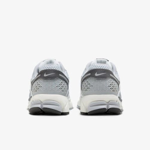Кросівки Nike Wmns Zoom Vomero 5 "Pure Platinum / Metallic SIlver" FD9919-001