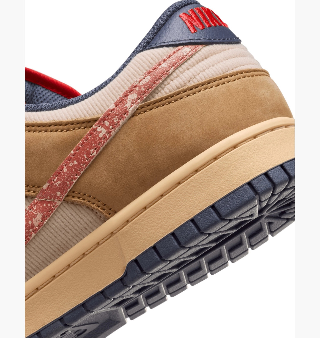 Кросівки Nike DUNK LOW RETRO SE HQ3640-790