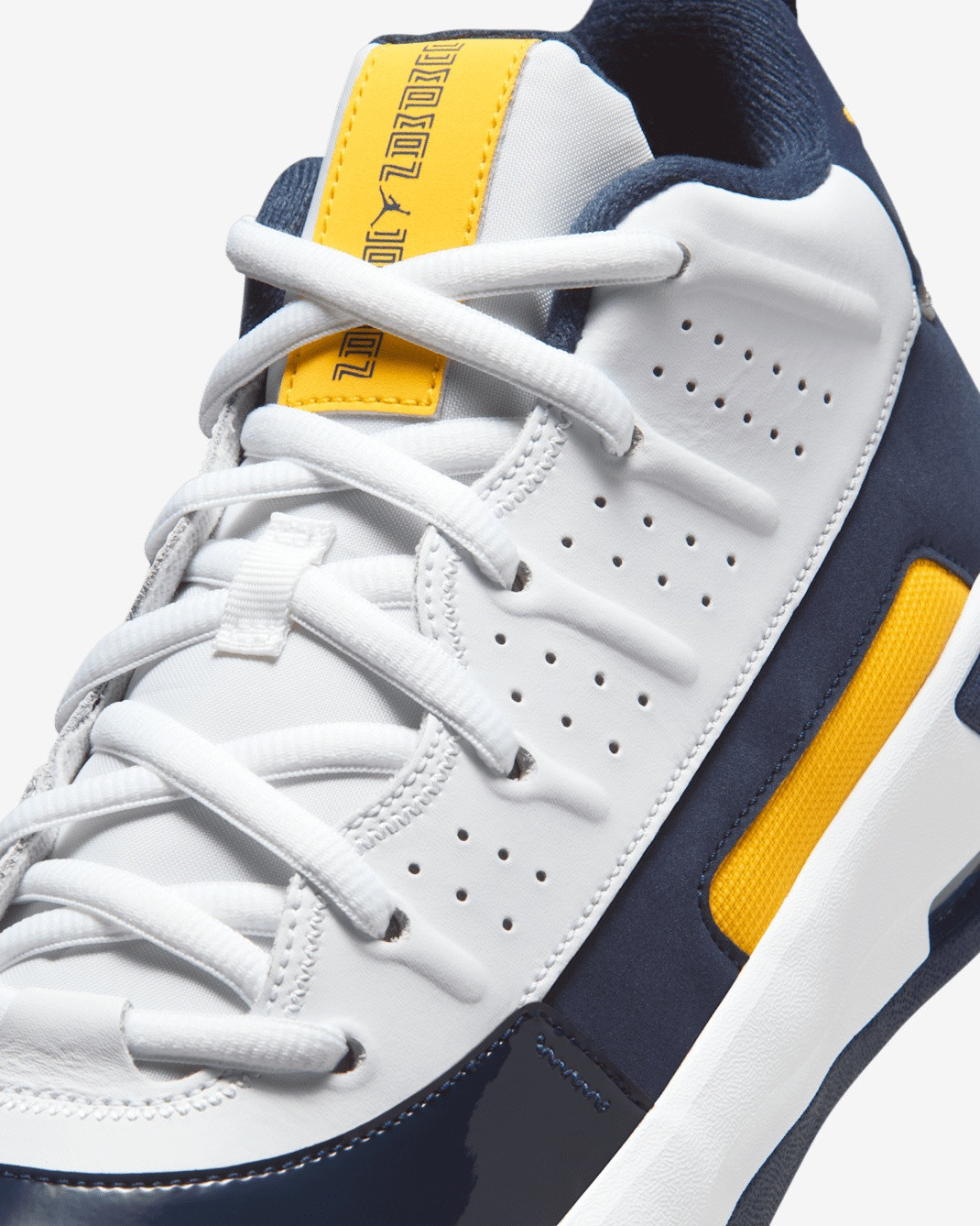 Кросівки Jordan MAX AURA 7 HQ2091-102