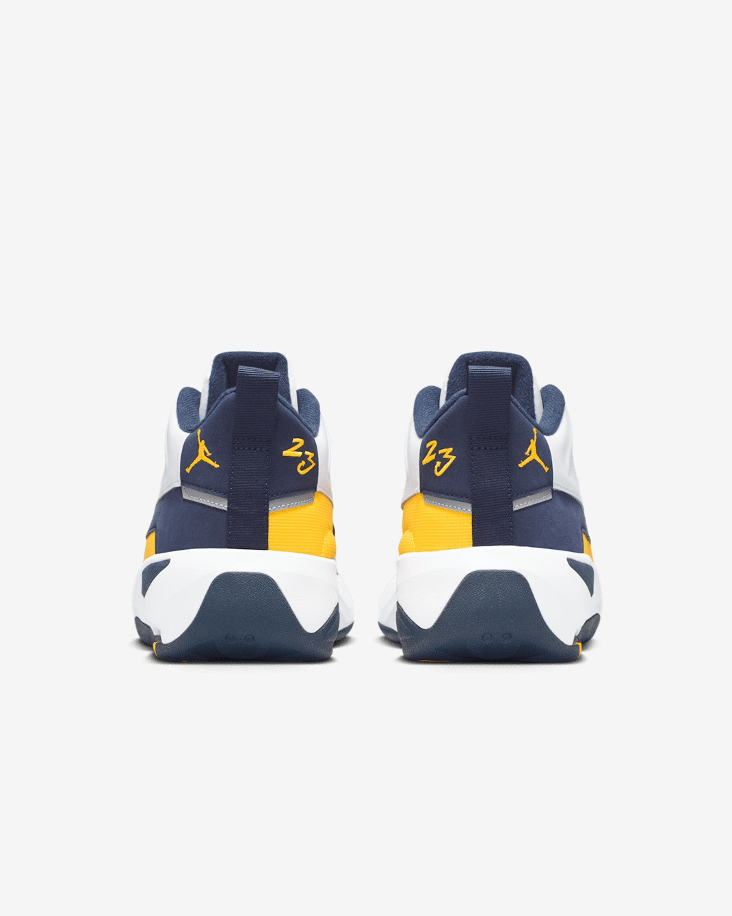 Кросівки Jordan MAX AURA 7 HQ2091-102