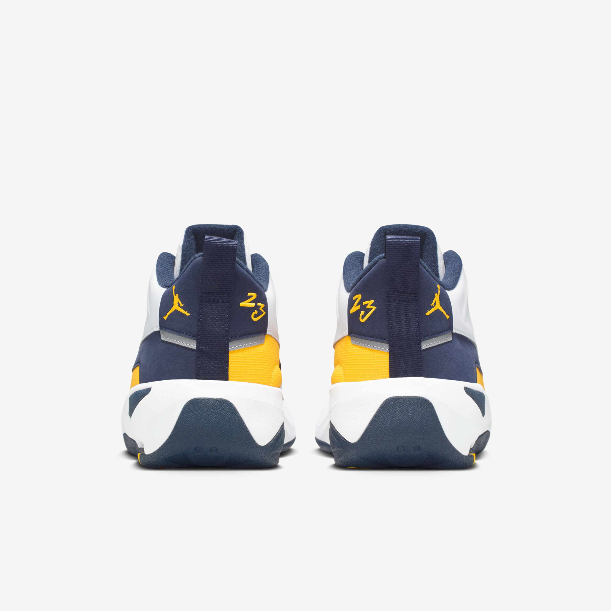 Кросівки Jordan MAX AURA 7 HQ2091-102