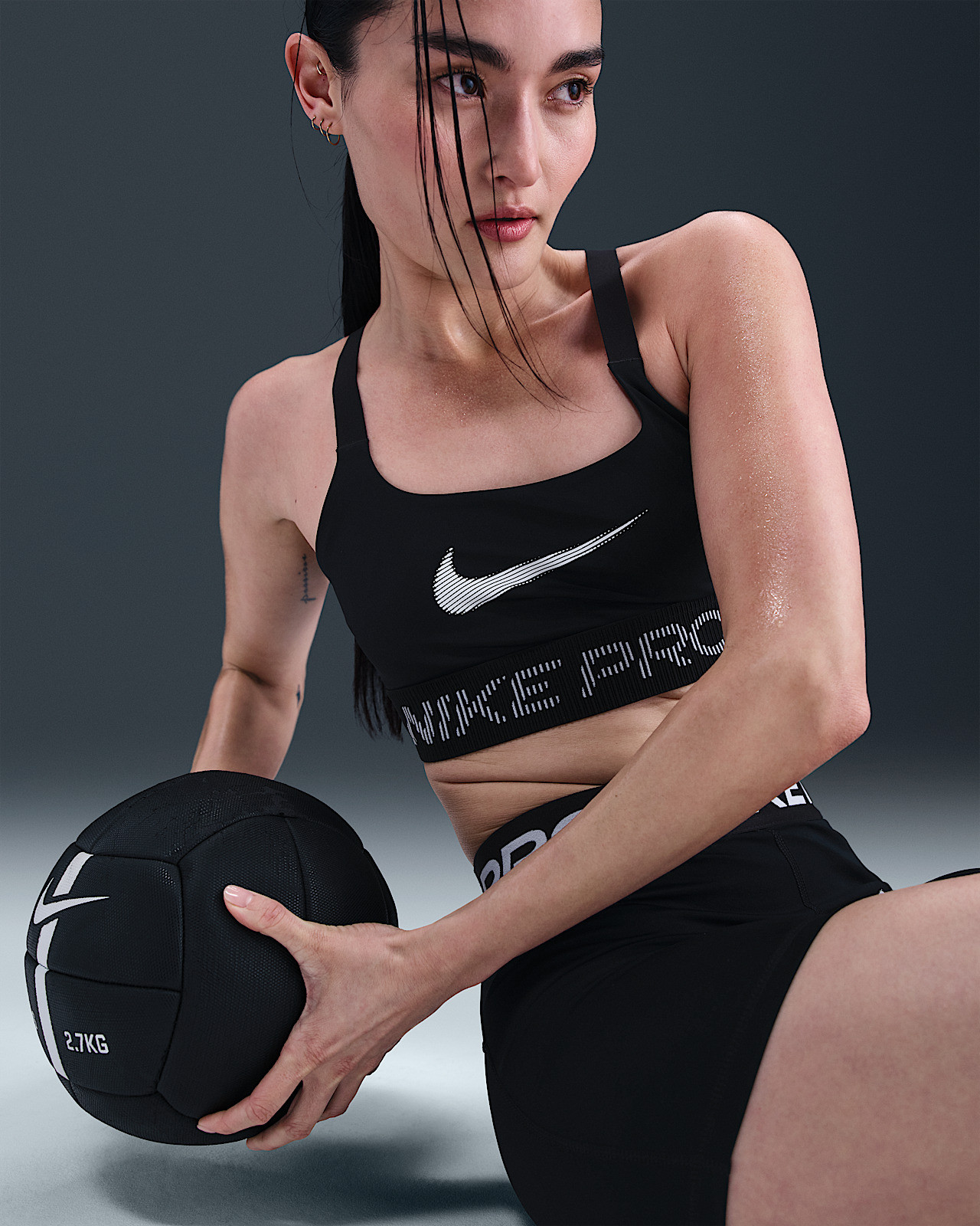 Топ жіночий Nike Pro Black IF3973-010