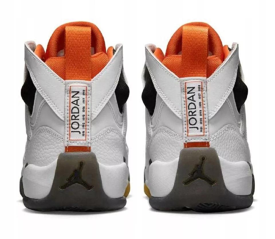 Кросівки Jordan Jumptwo Trey Gs DQ8431-108