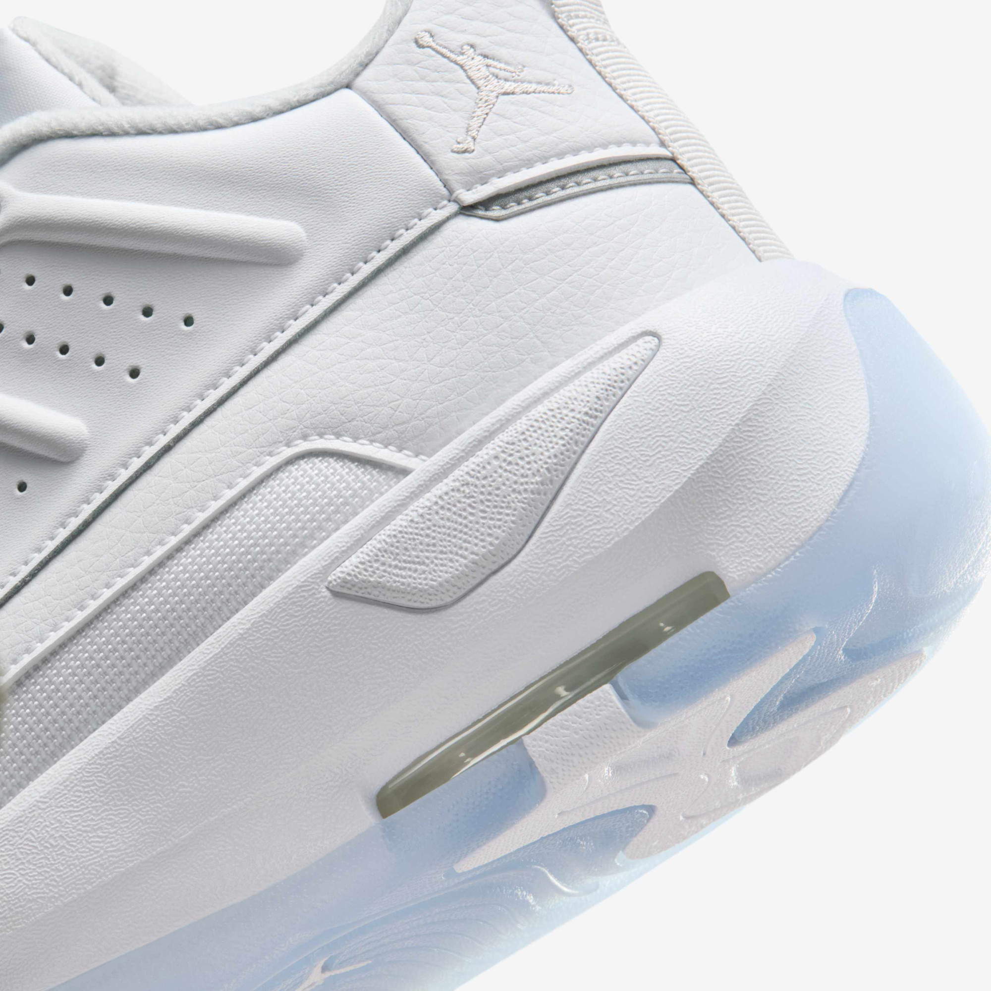 Кросівки Jordan MAX AURA 7 HQ2091-105