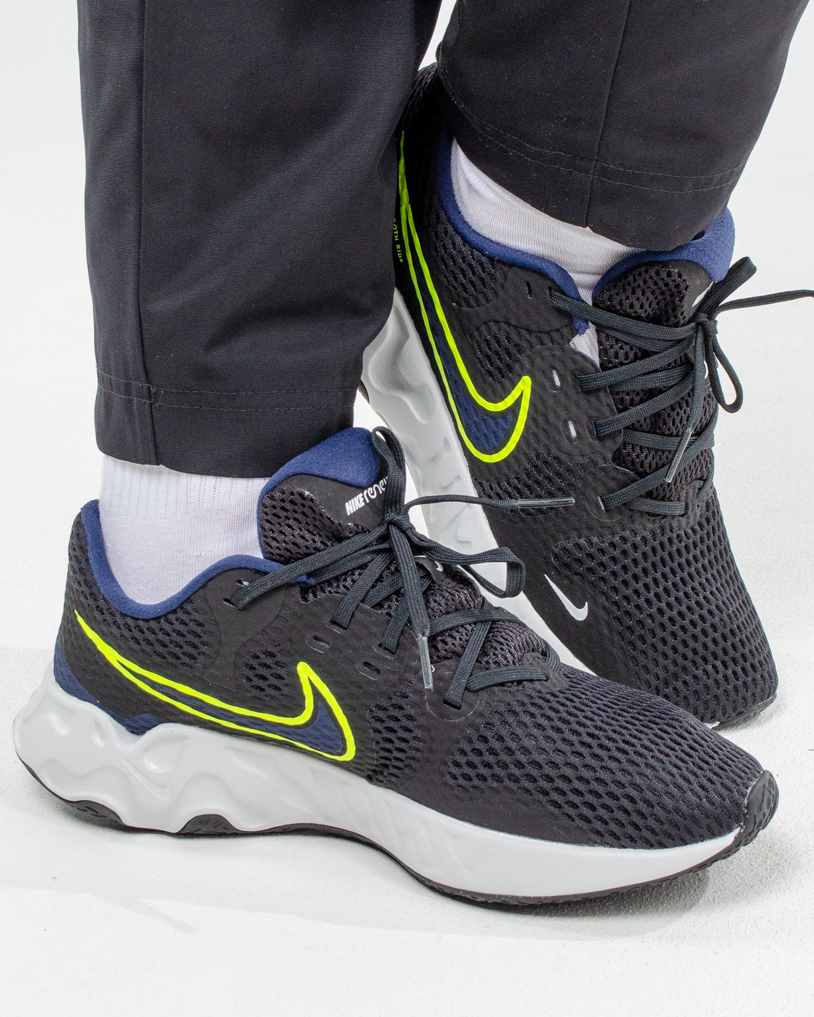 Кросівки бігові Nike  RENEW RIDE 2 CU3507-001