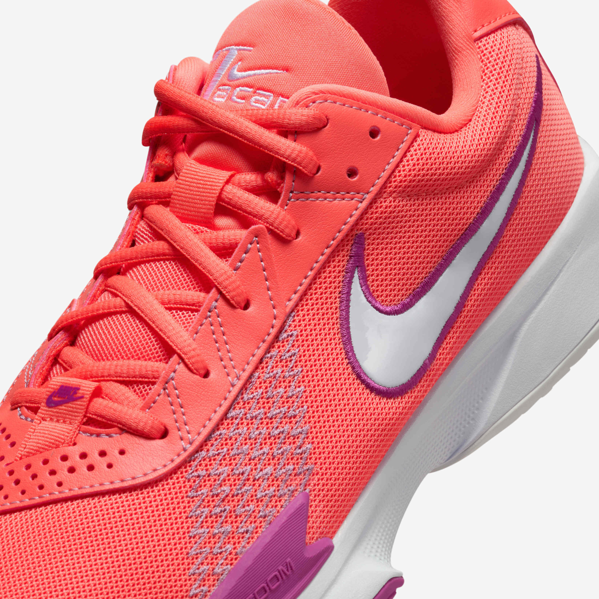 Кросівки чоловічі NIKE AIR ZOOM G.T. CUT ACADEMY FB2599-600