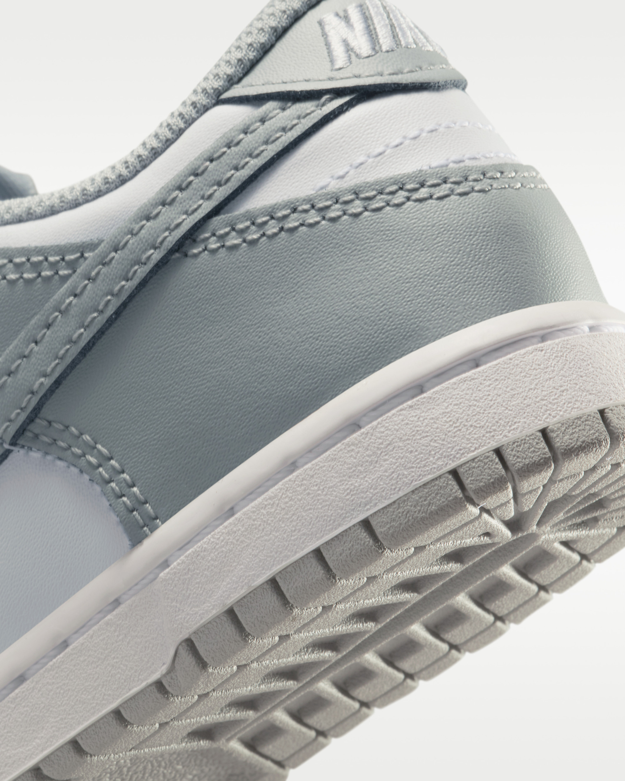 Кросівки Nike DUNK LOW (PSE) FB9108-123