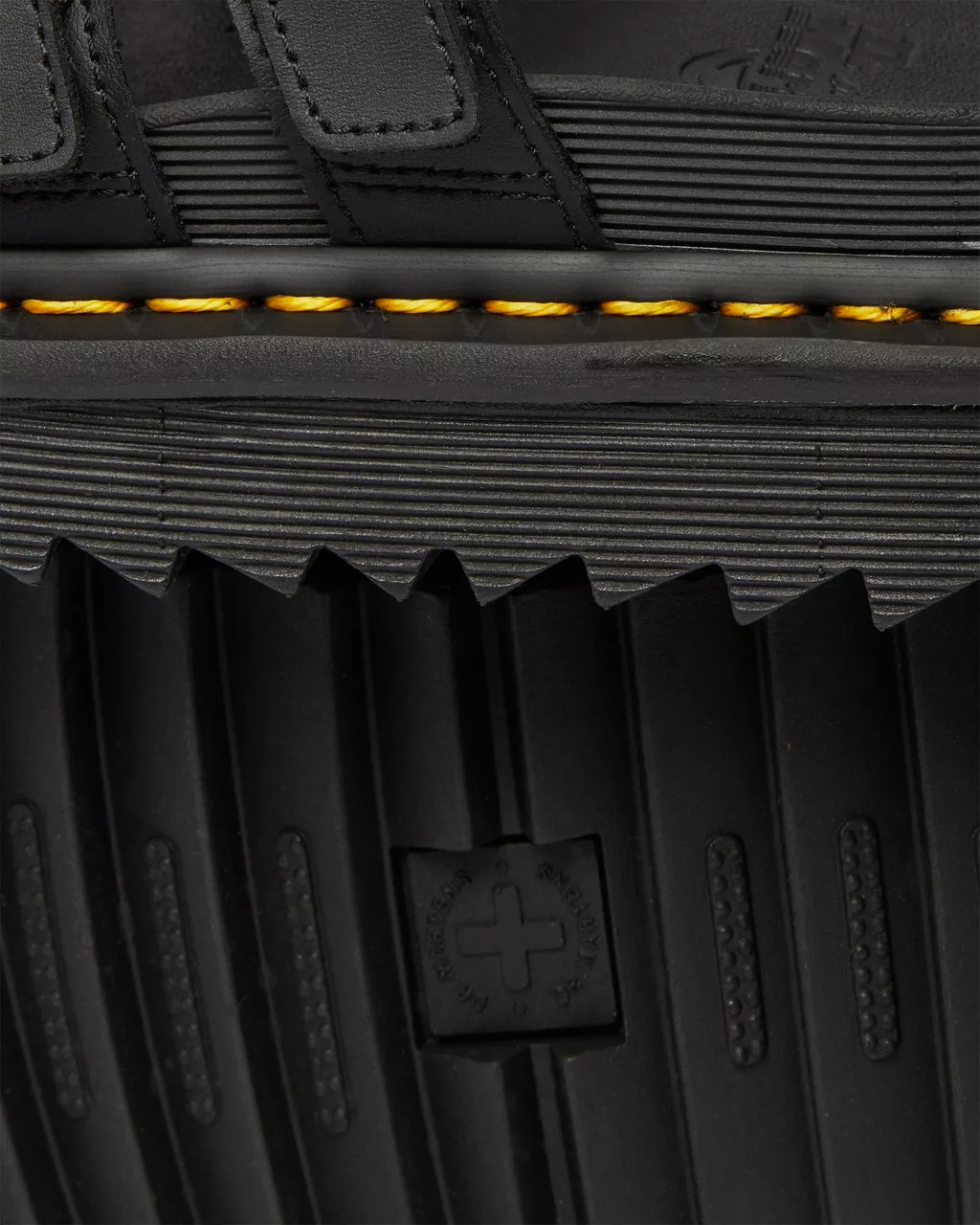 Шльопанці Dr. Martens Blaire Slide Black Hydro 25456001