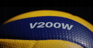 М'яч волейбольний Mikasa V200W V200W