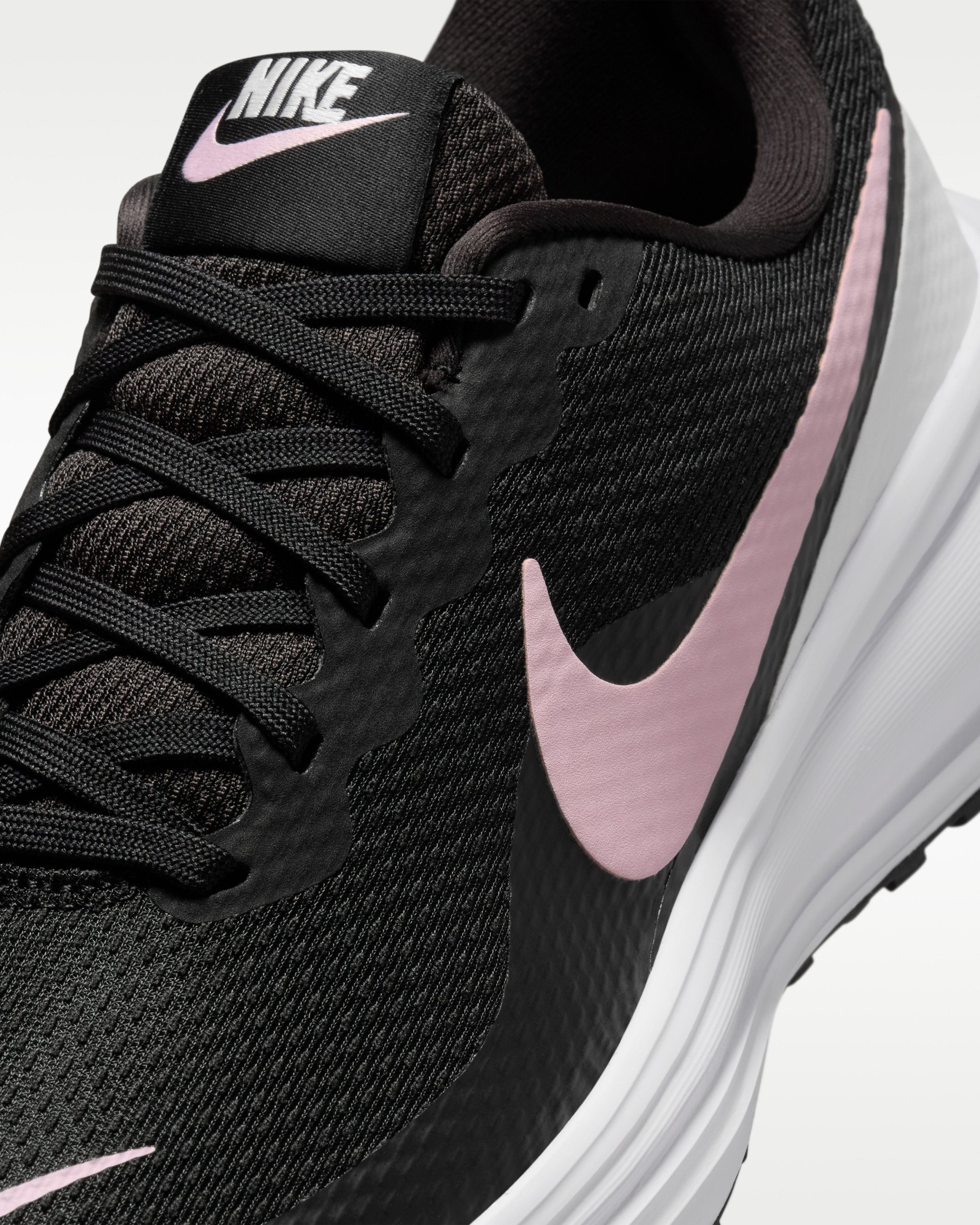 Кросівки Nike W REVOLUTION 8 HJ8485-005