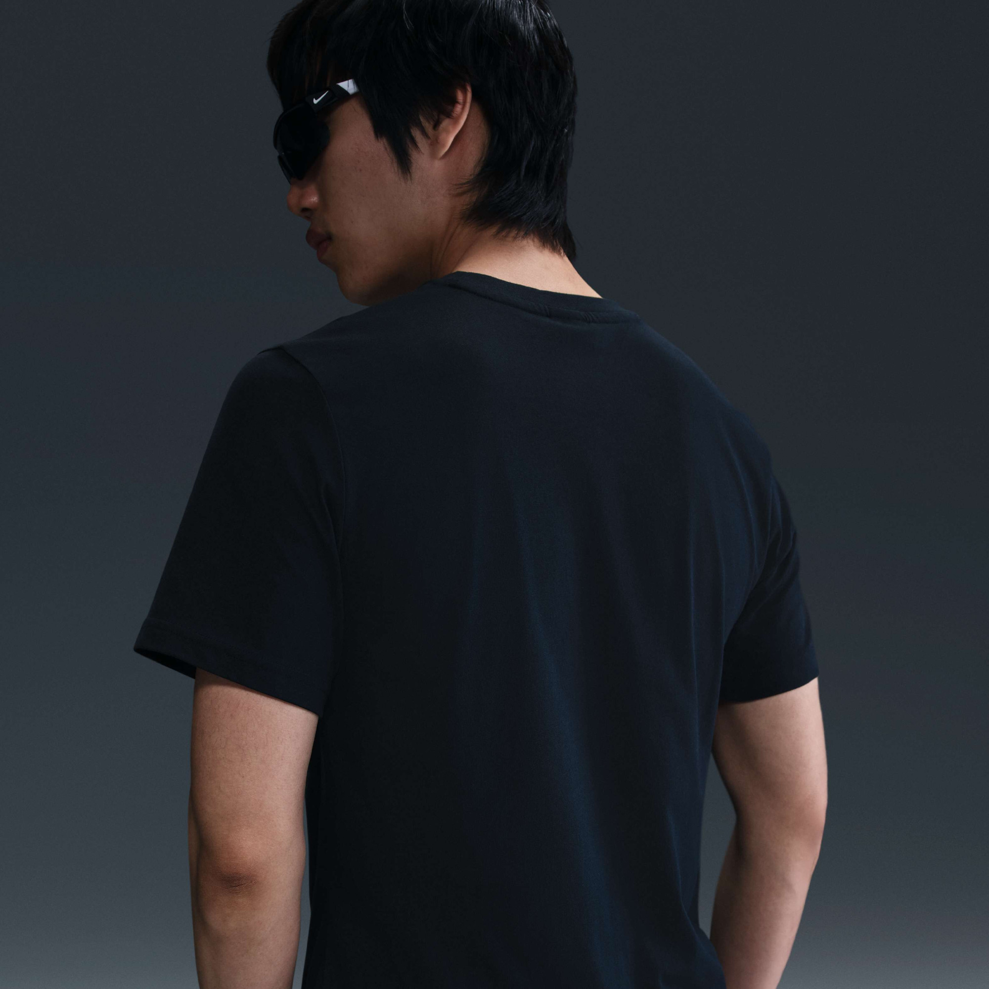 Футболка чоловіча Nike Nsw Sw Air Graphic Black HM0185-013