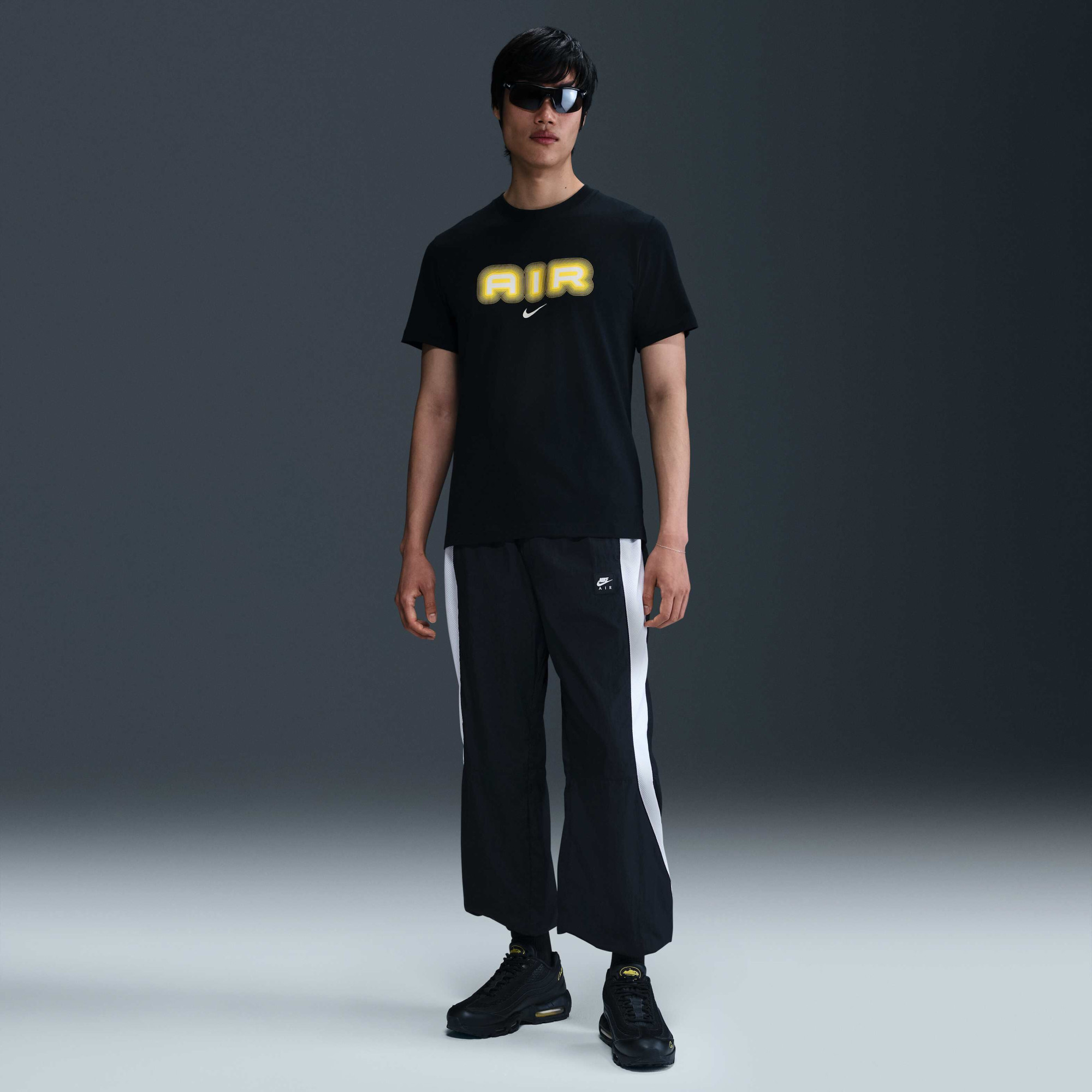 Футболка чоловіча Nike Nsw Sw Air Graphic Black HM0185-013