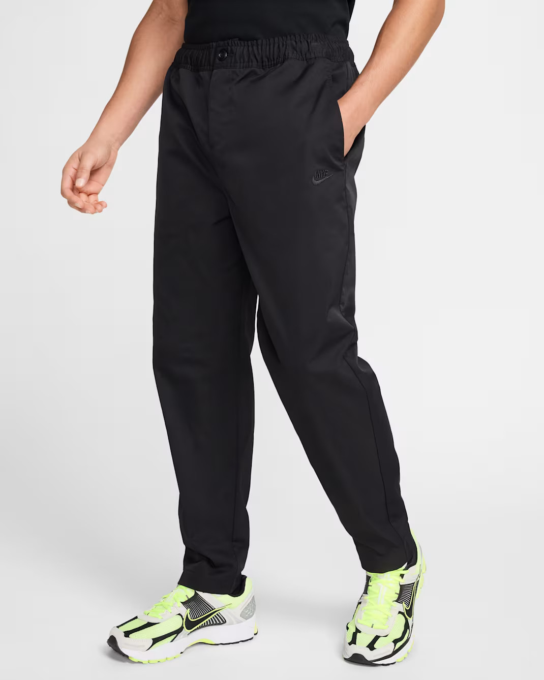Штани чоловічі Nike Wvn Taper Pant Black HJ1997-010