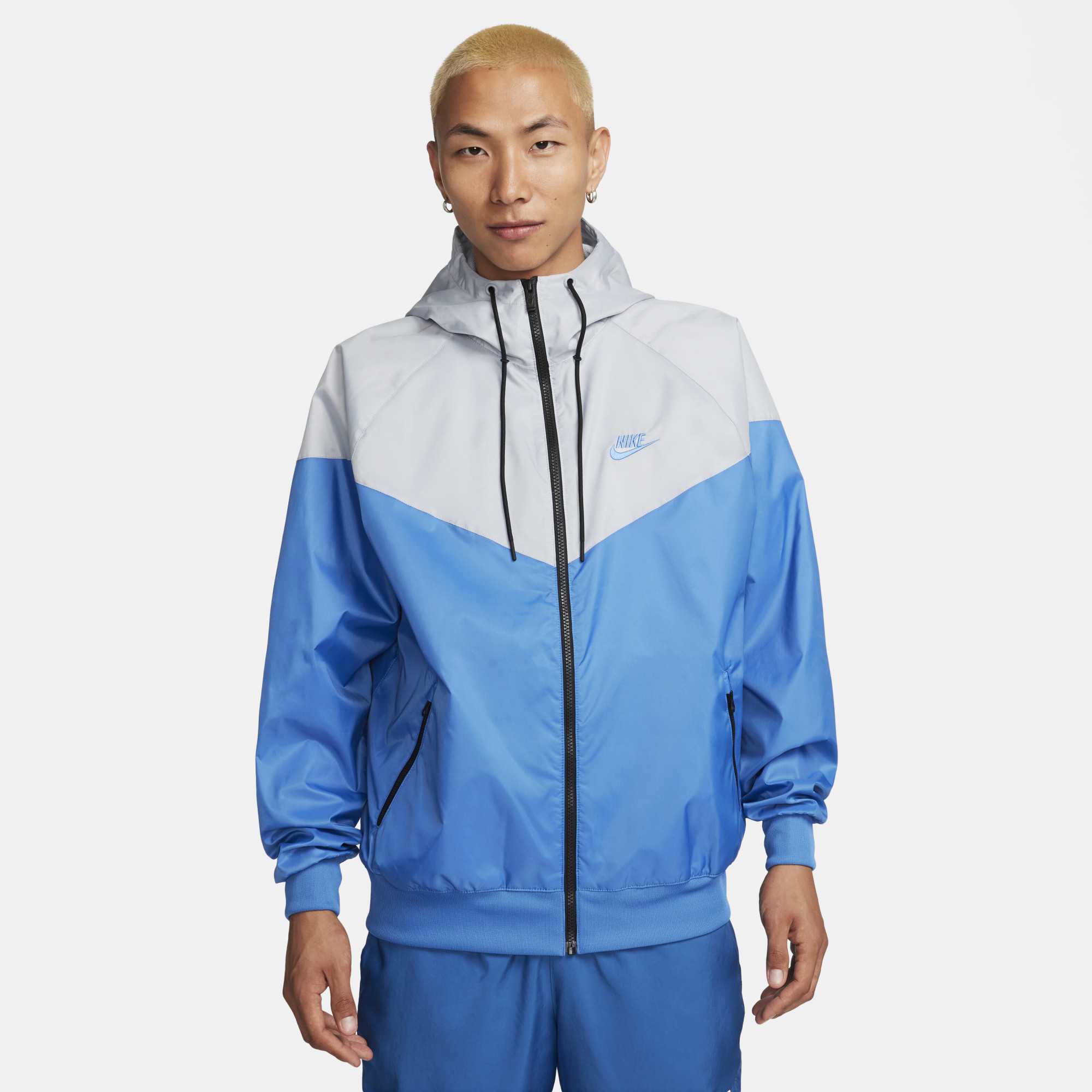 Куртка чоловіча Nike Sportswear Windrunner Hooded Jacket Light Blue/White DA0001-402