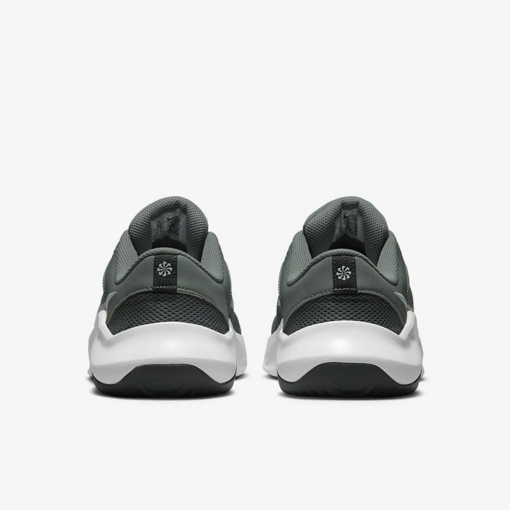 Кросівки Nike M LEGEND ESSENTIAL 3 NN DM1120-002