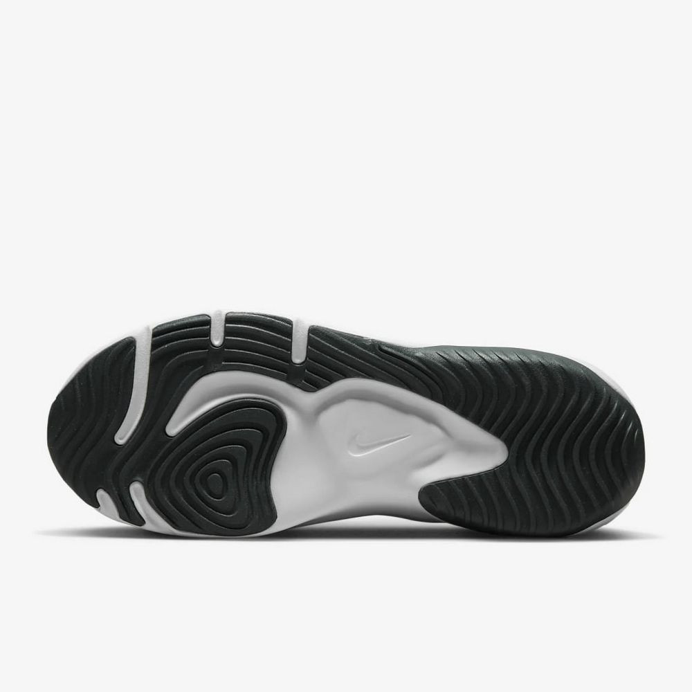Кросівки Nike M LEGEND ESSENTIAL 3 NN DM1120-002