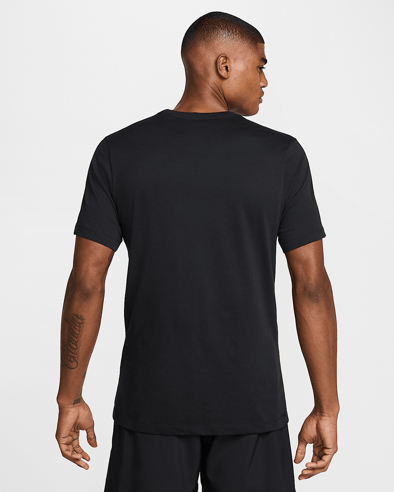 Футболка HJ3609-010 Nike HJ3609-010