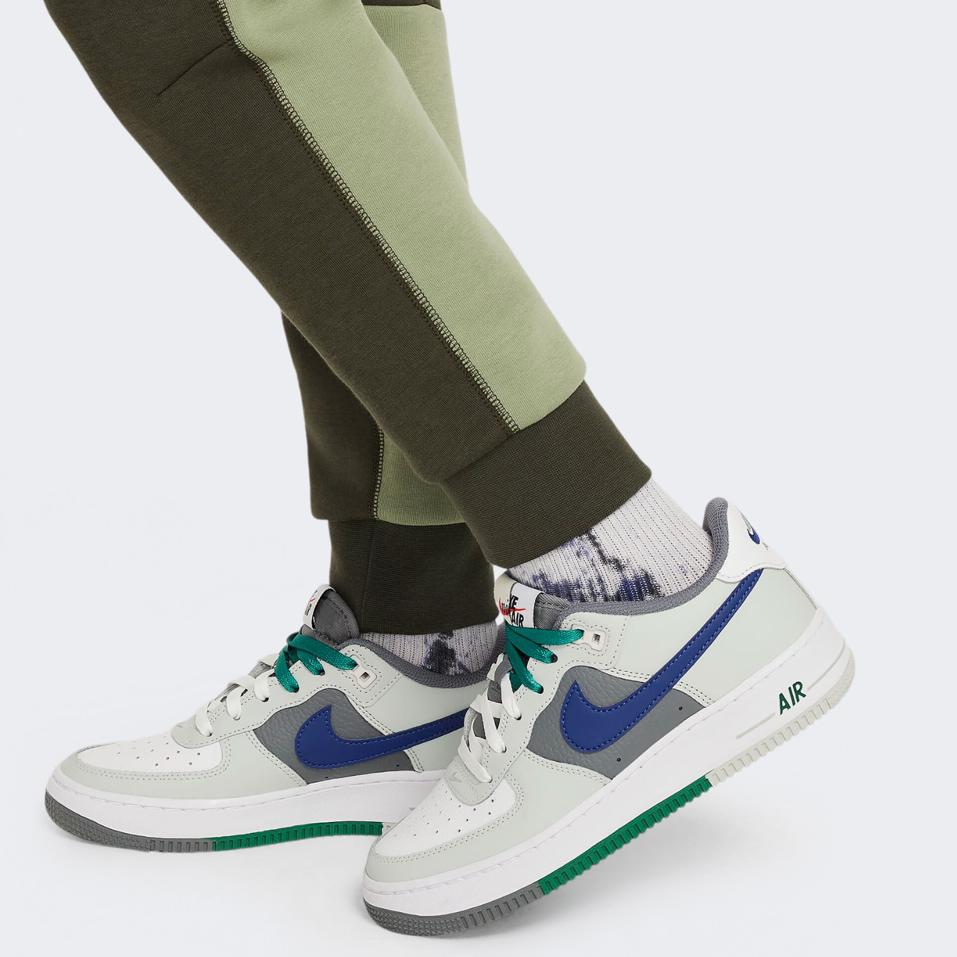 Штани дитячі Nike Sportswear Tech Fleece Olive FD3287-325