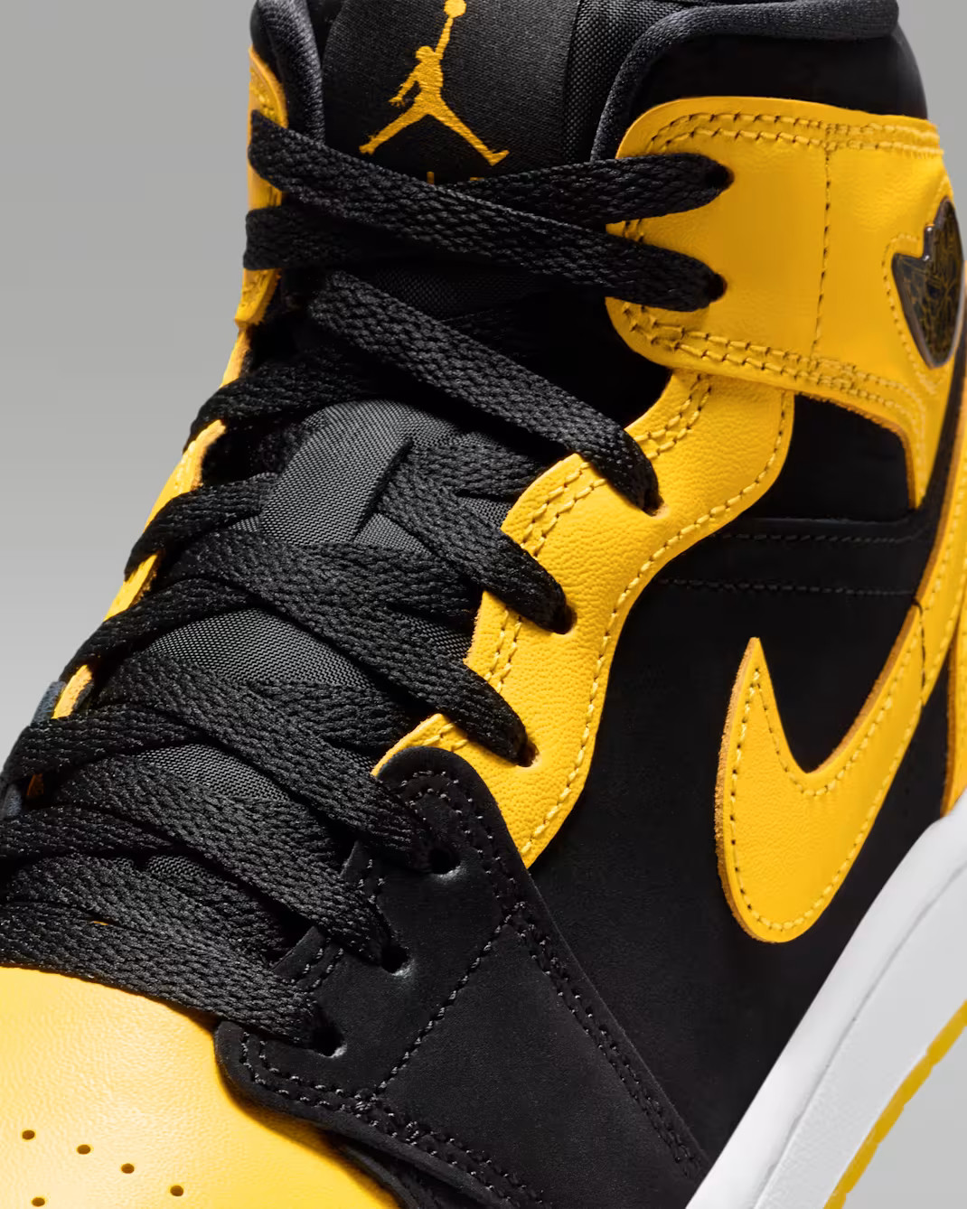 Кросівки AIR JORDAN 1 MID SE HJ6654-071