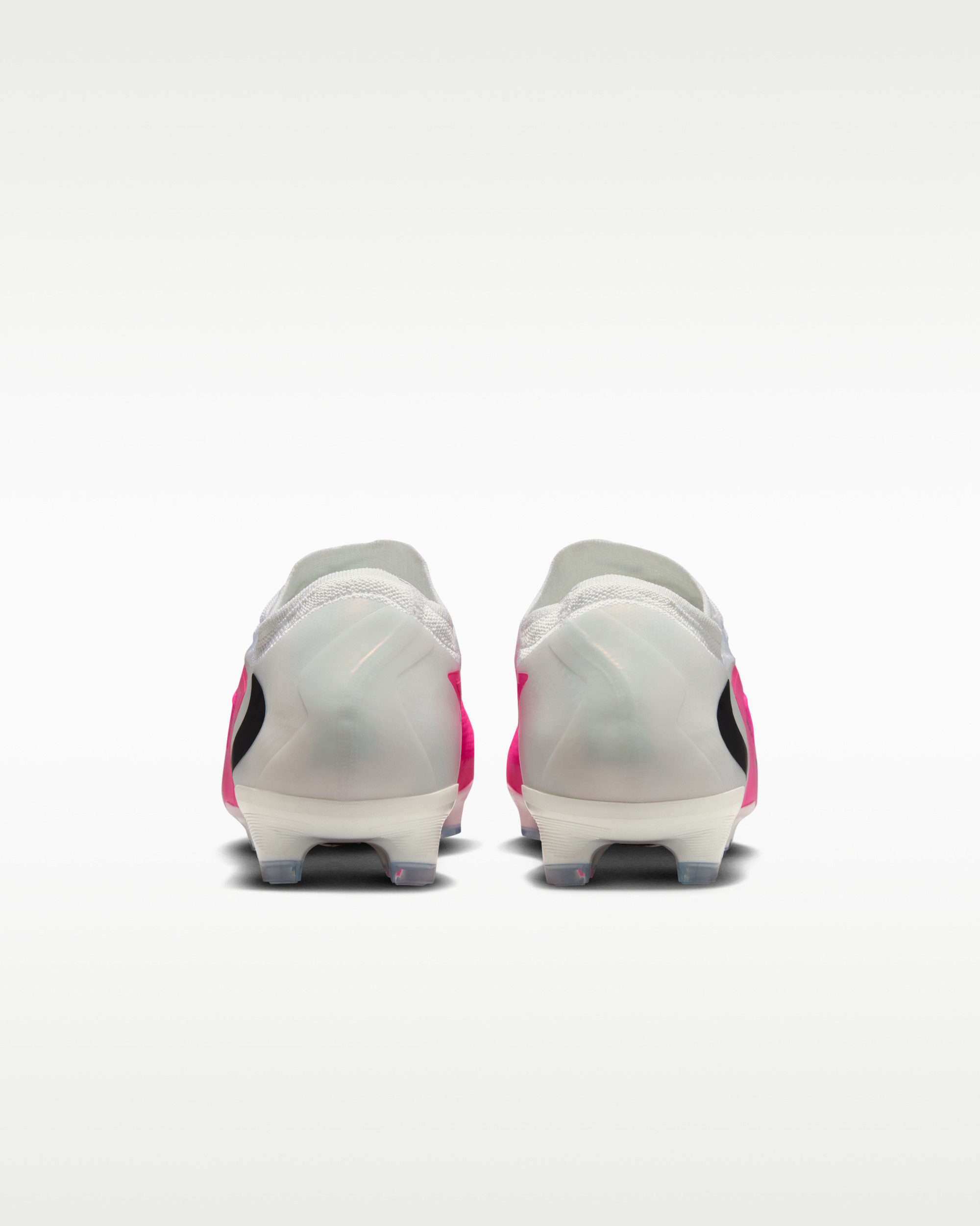 Бутси Nike PHANTOM 6 LOW PRO FG T IQ1886-900