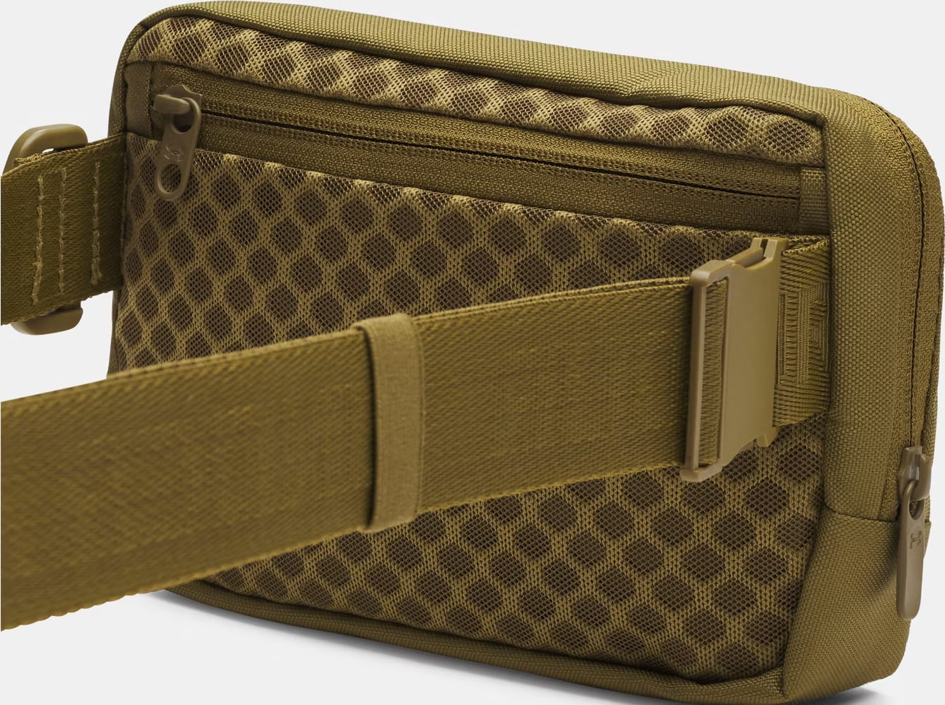 Сумка на пояс UA Essential WB Xbody 2L зелений Уні 20 x 13,5 x 5 см 1378418-320