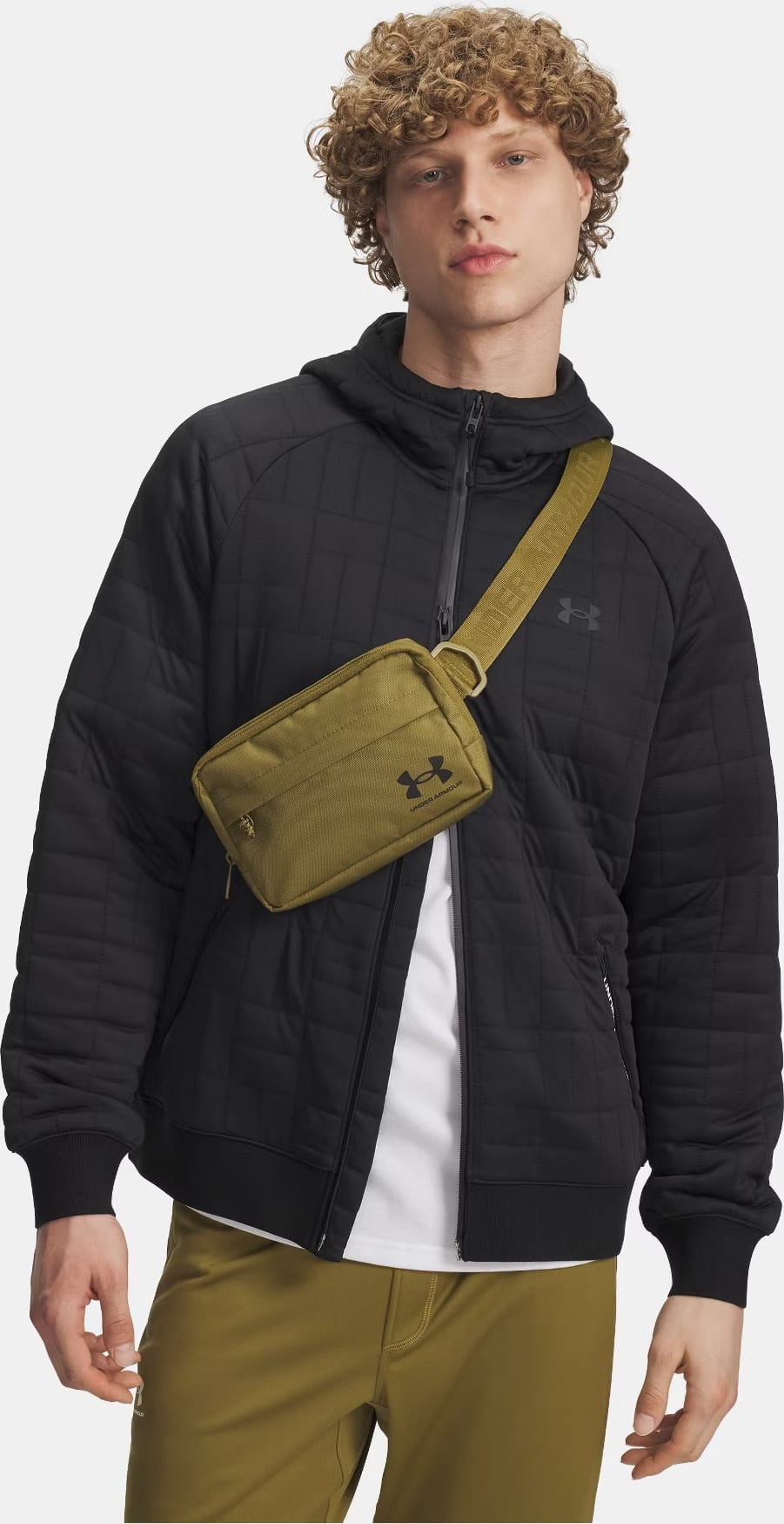 Сумка на пояс UA Essential WB Xbody 2L зелений Уні 20 x 13,5 x 5 см 1378418-320