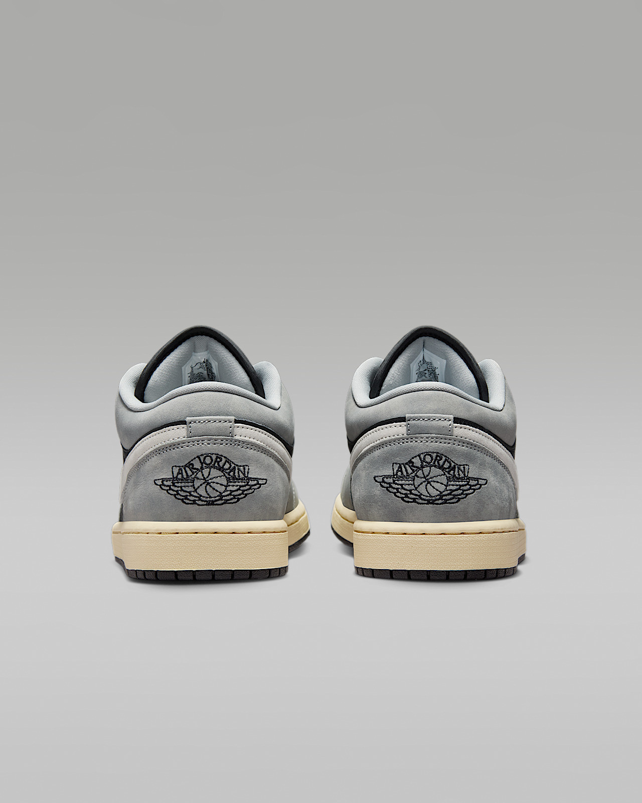 Кросівки чоловічі Air Jordan 1 Low Se Grey/Black HQ2010-012