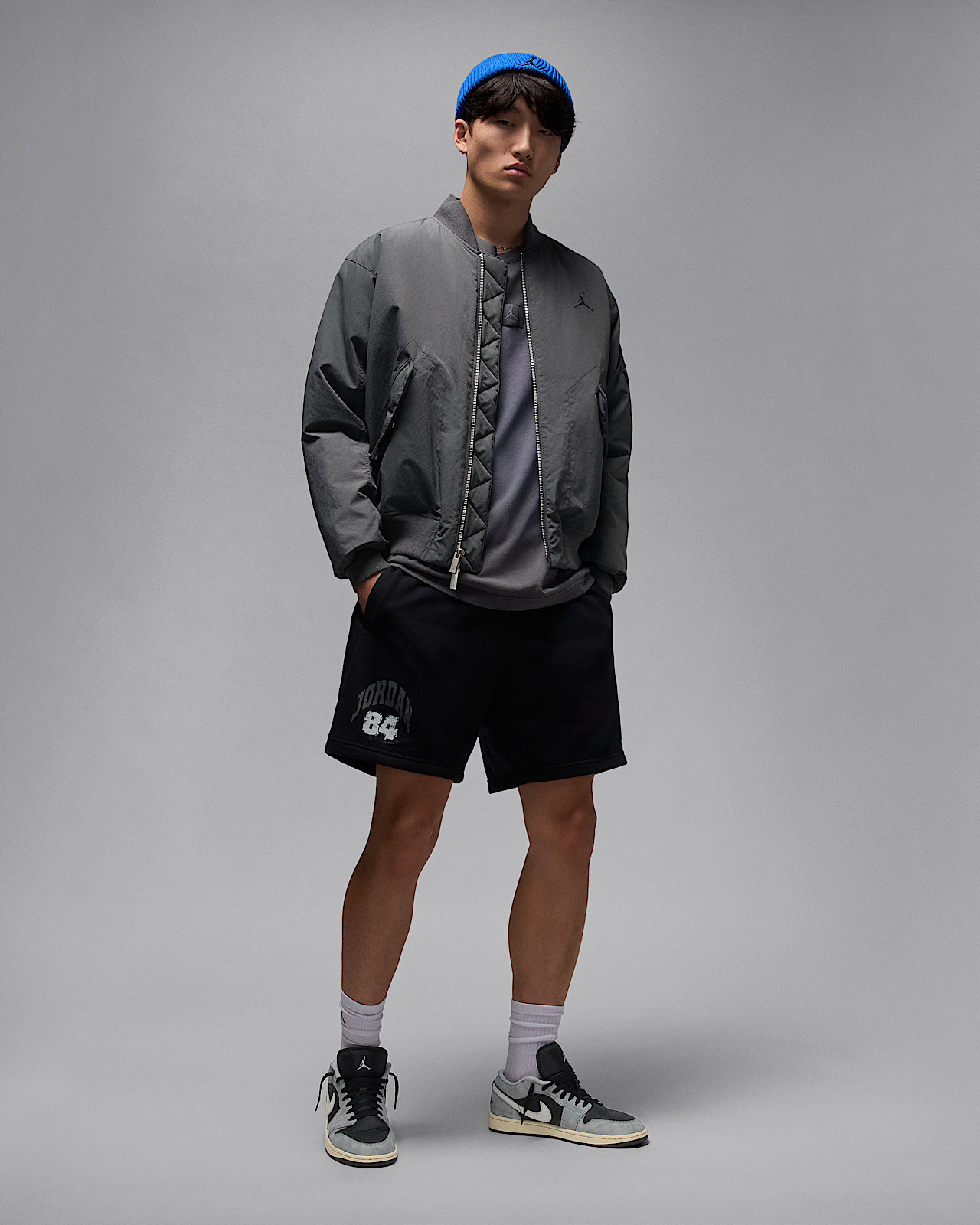Кросівки чоловічі Air Jordan 1 Low Se Grey/Black HQ2010-012