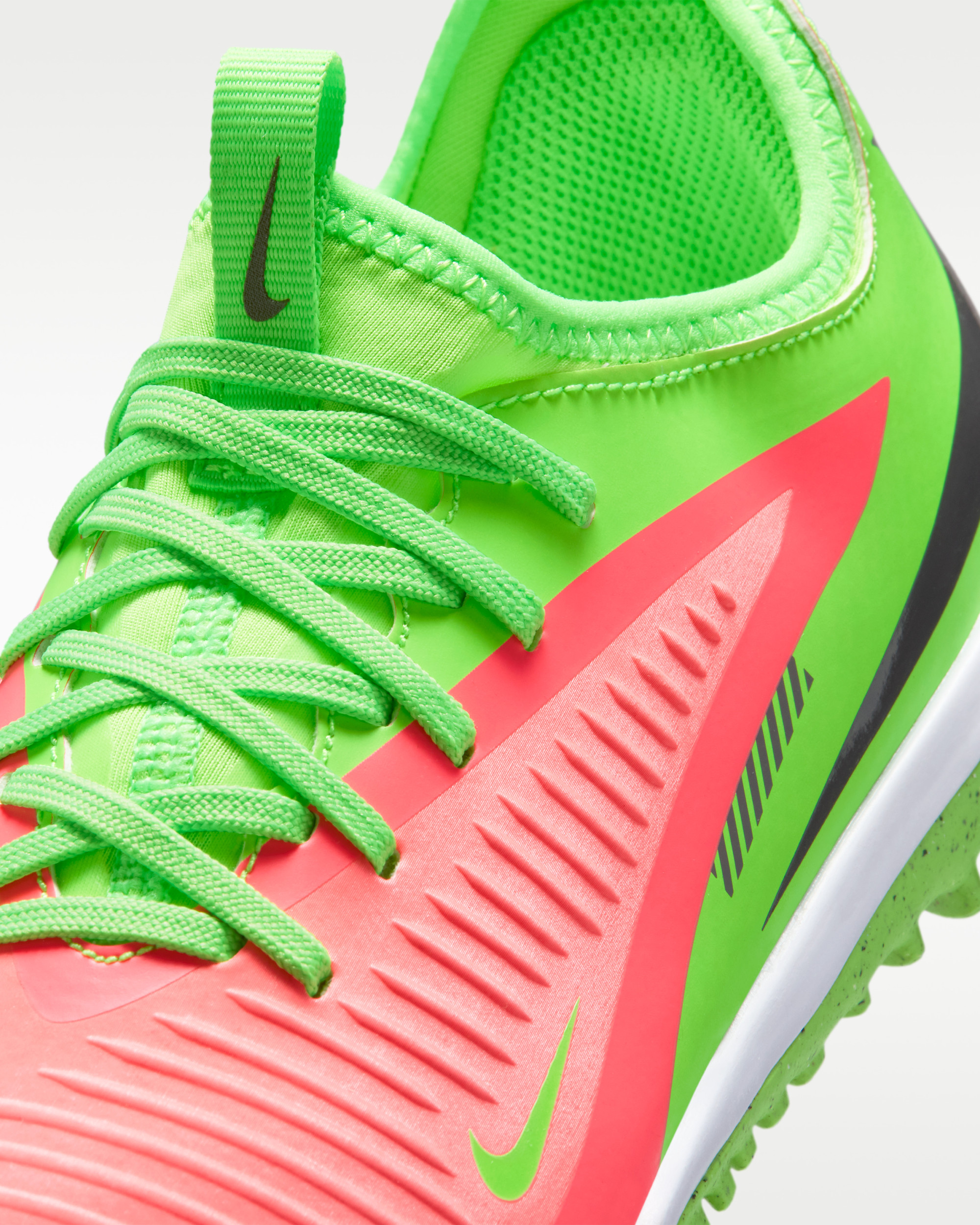 Сороконіжки Nike JR PHANTOM 6 LOW ACAD TF EH HQ2040-603