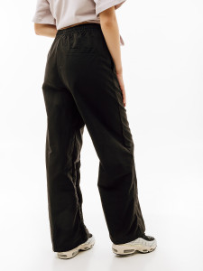 Штани Nike W TREND WVN MR PANT FQ3588-010