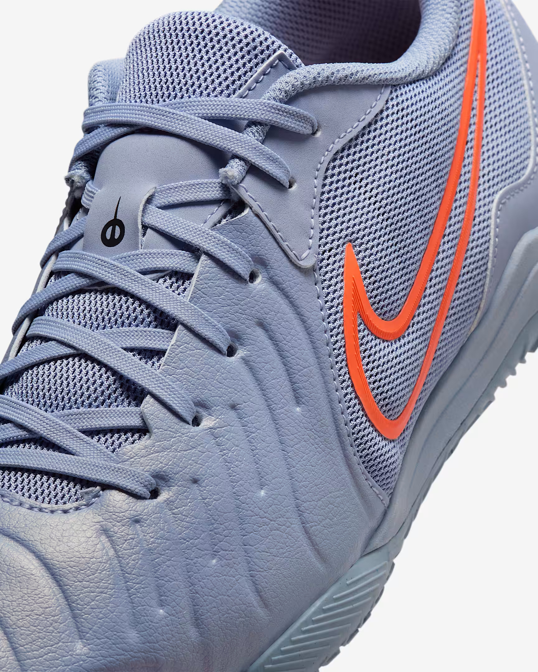 Бутси Nike LEGEND 10 ACADEMY IC DV4341-402