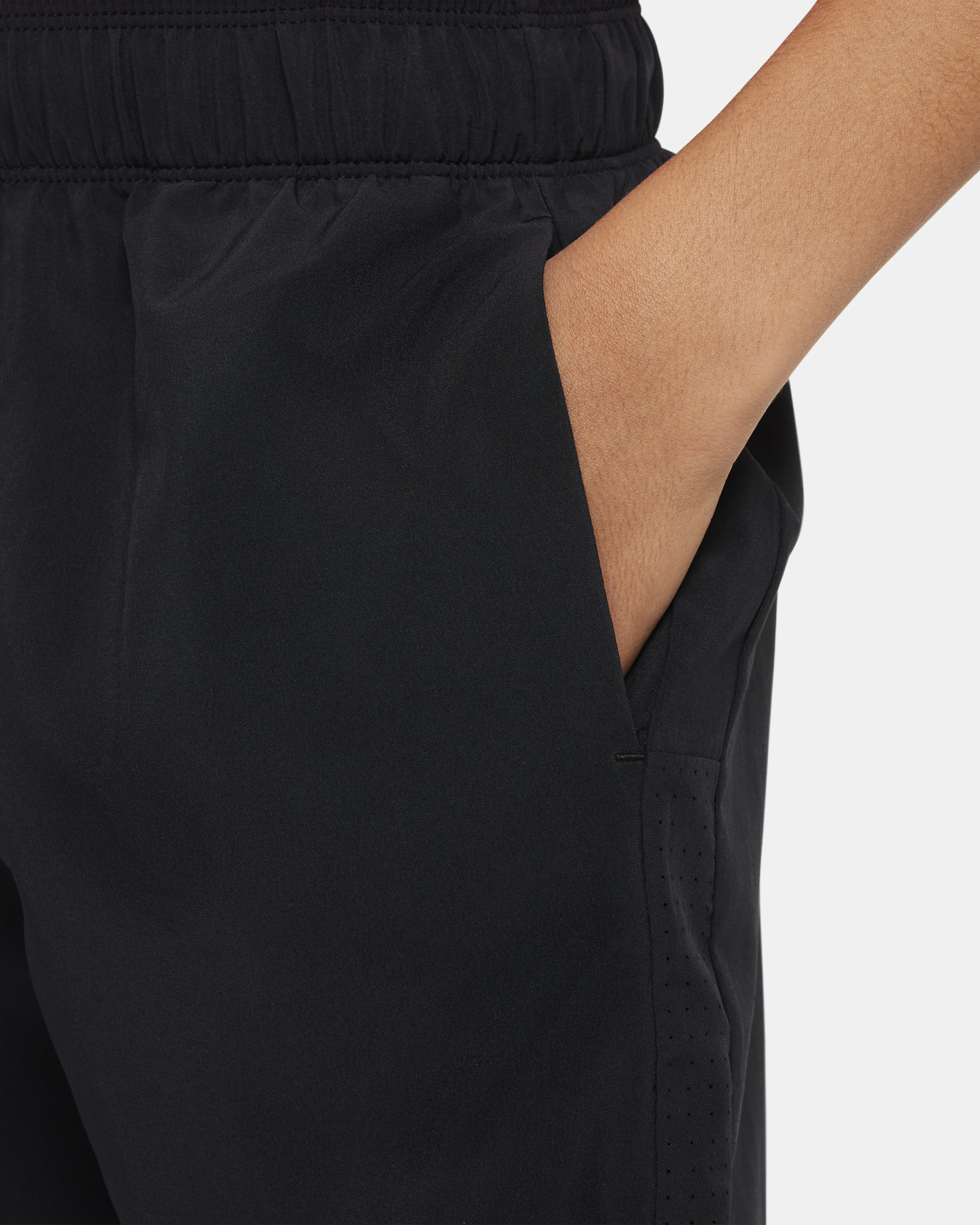 Штани Nike B DF MULTI PANT ESSNTL FN8371-010