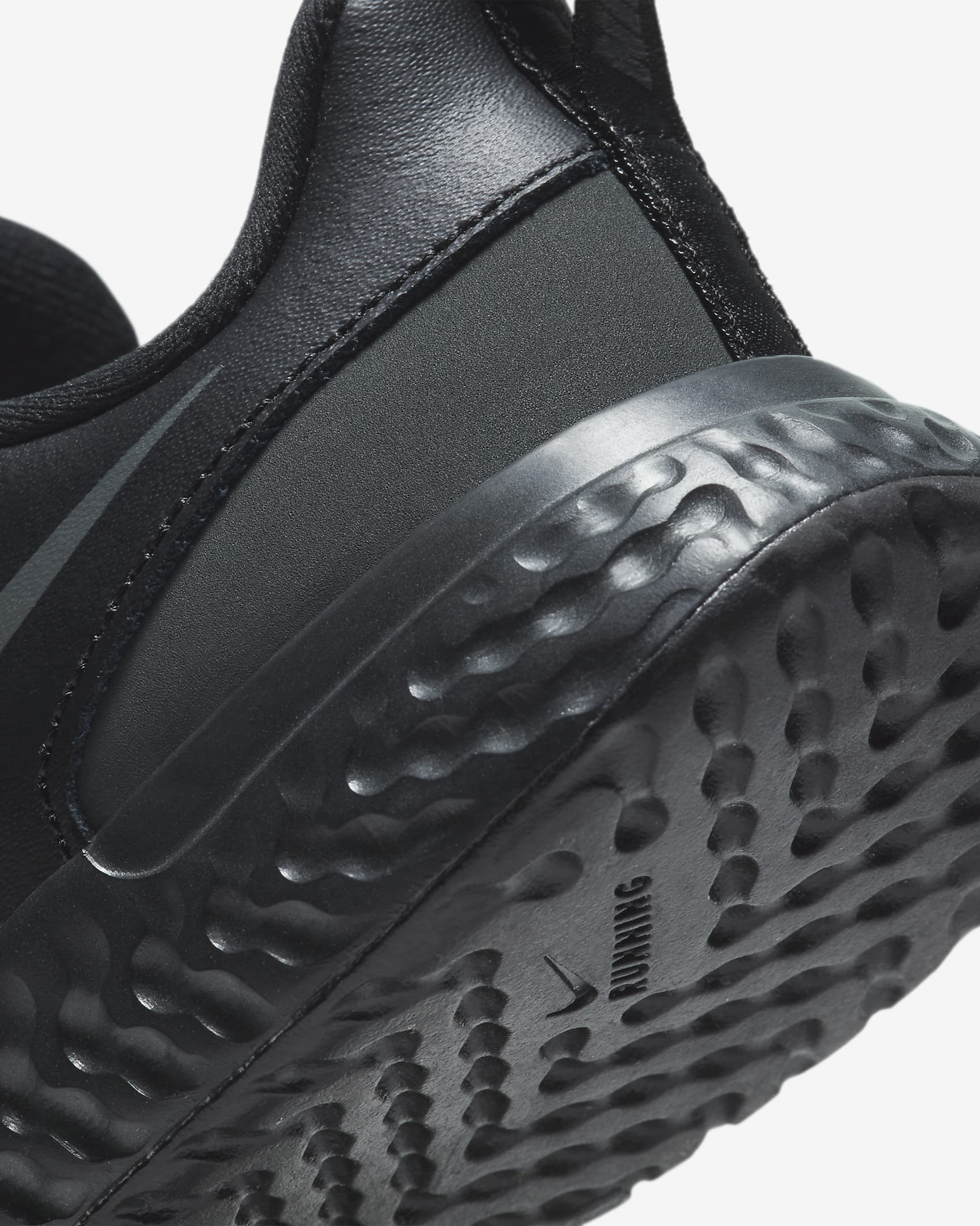Кросівки Nike  REVOLUTION 5 (PSV) BQ5672-001