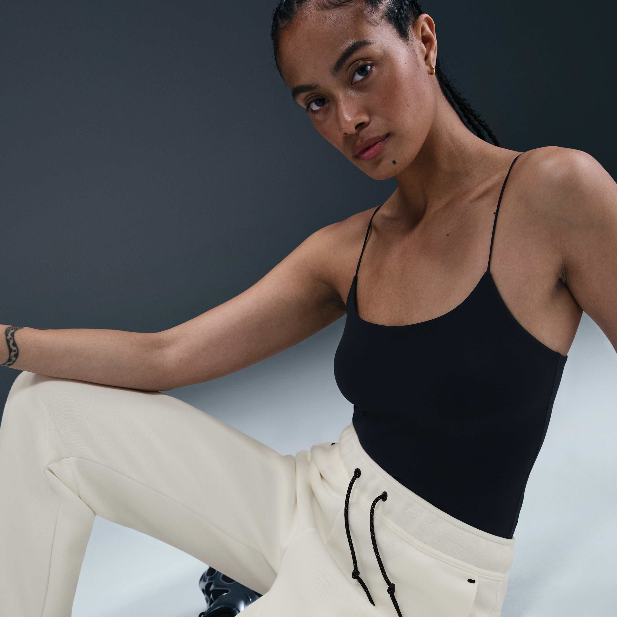 Штани жіночі Nike Tech Fleece Mr Beige HV6779-133