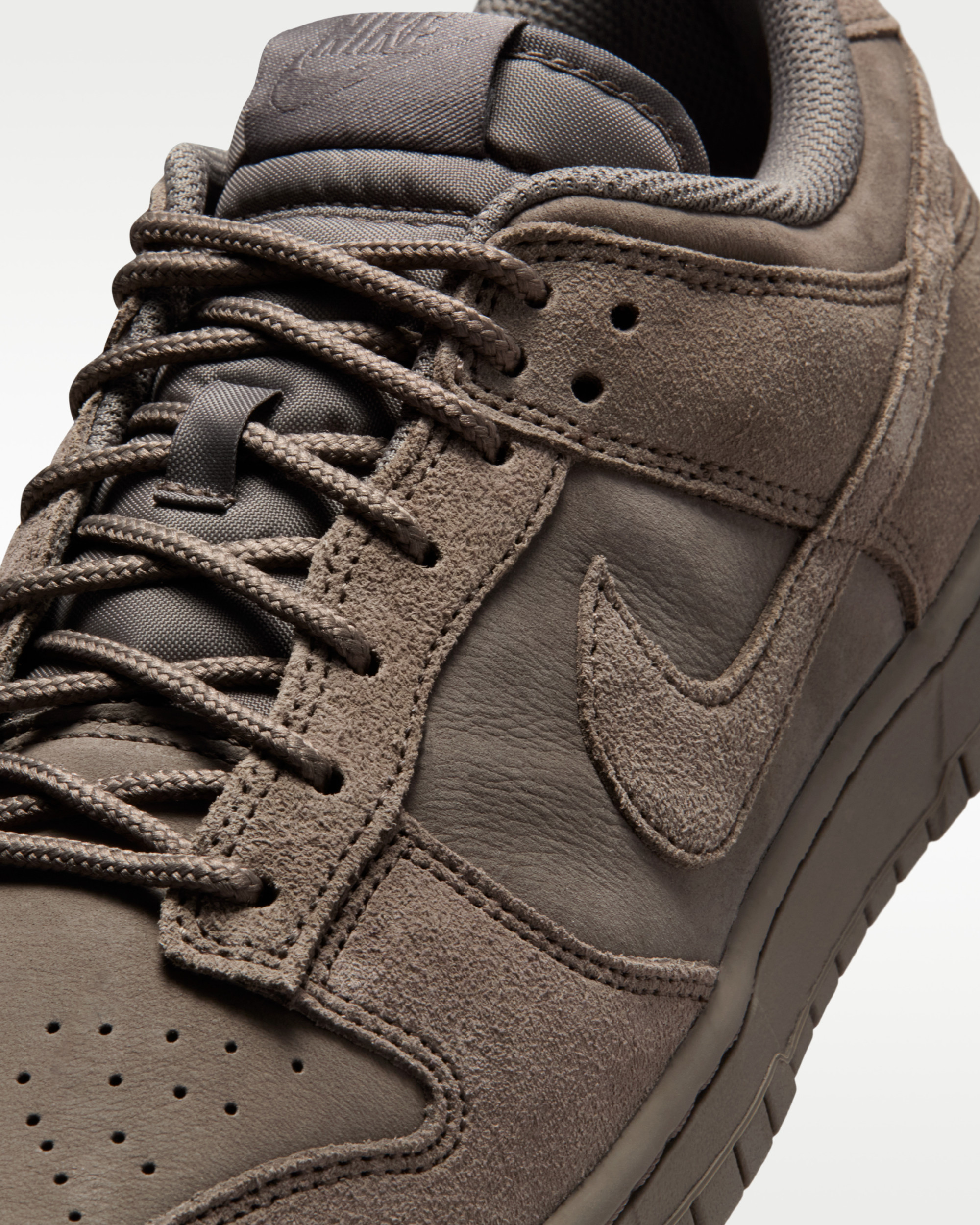 Кросівки Nike DU LOW RETRO SE IB6651-200