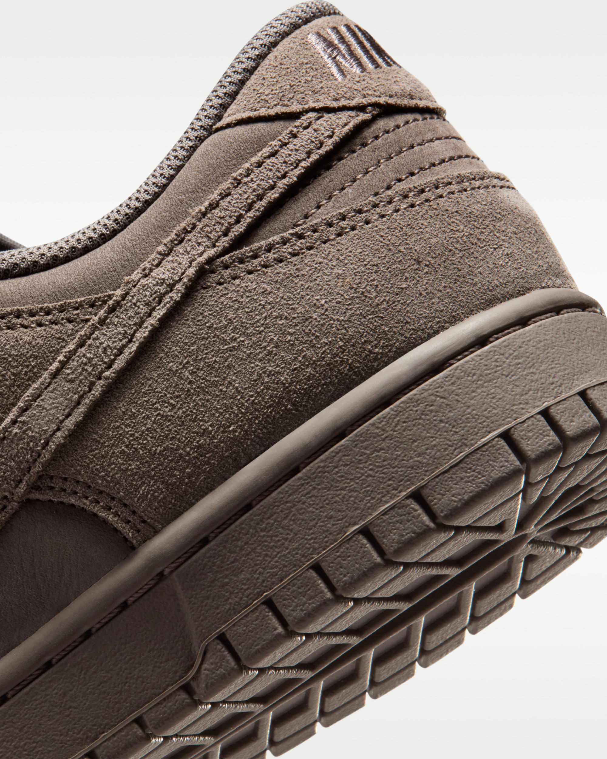 Кросівки Nike DU LOW RETRO SE IB6651-200