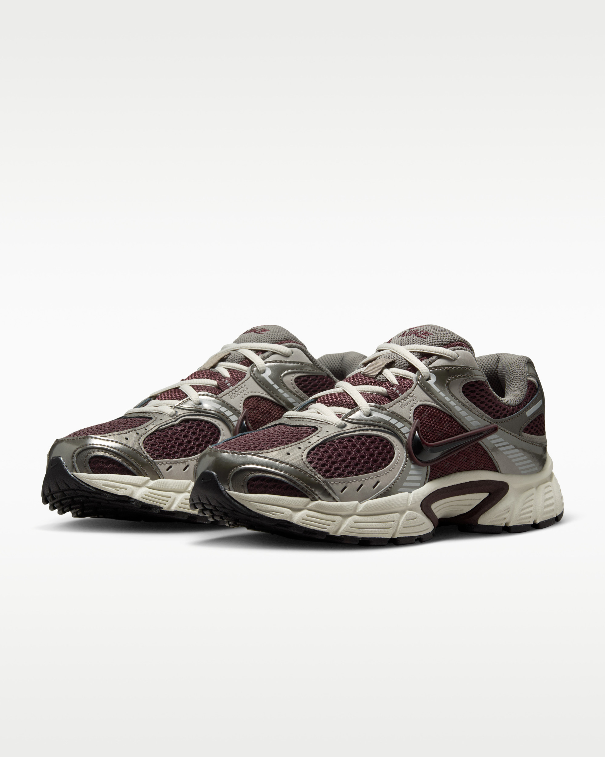 Кросівки Nike W V5 RNR HQ7901-602