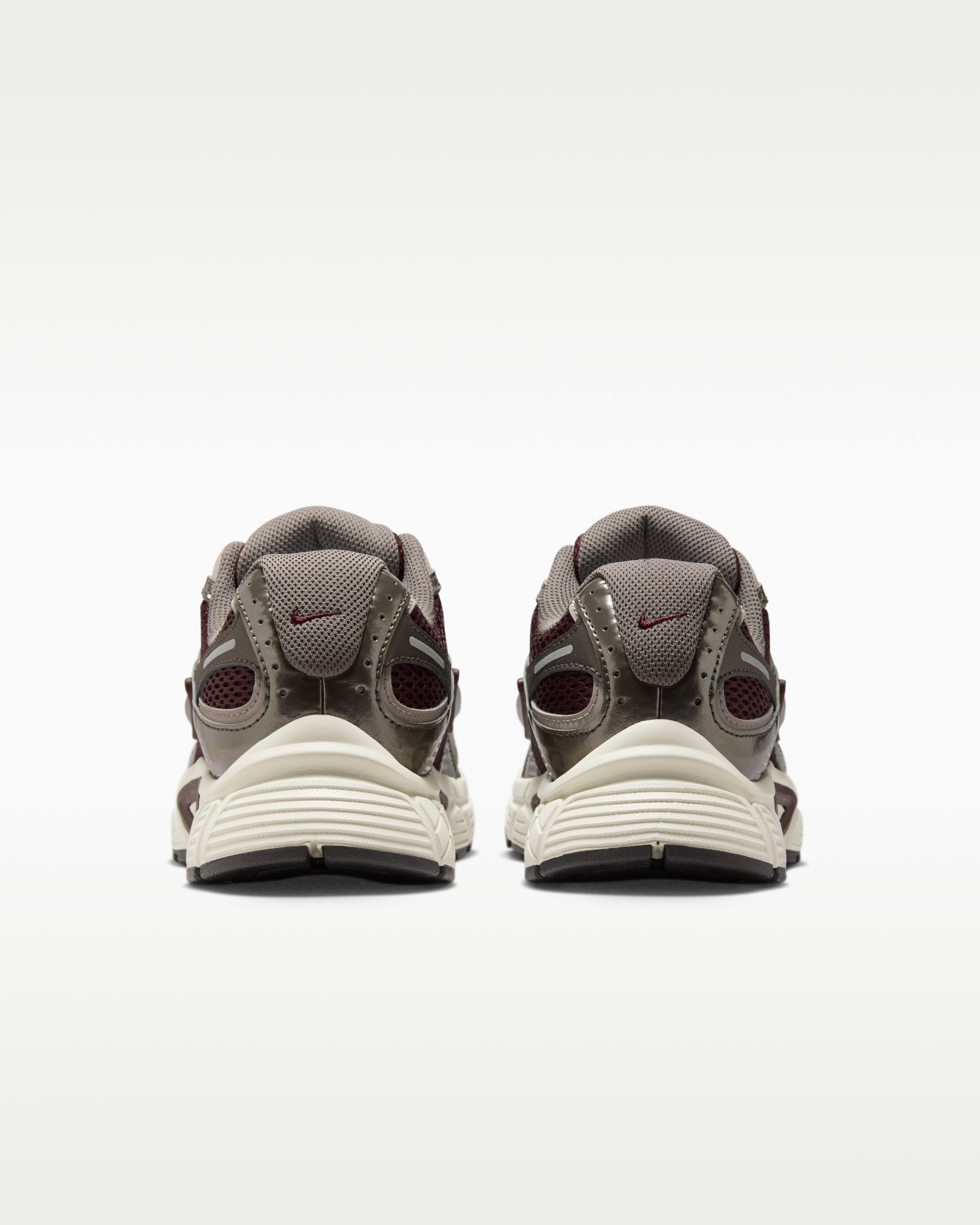 Кросівки Nike W V5 RNR HQ7901-602