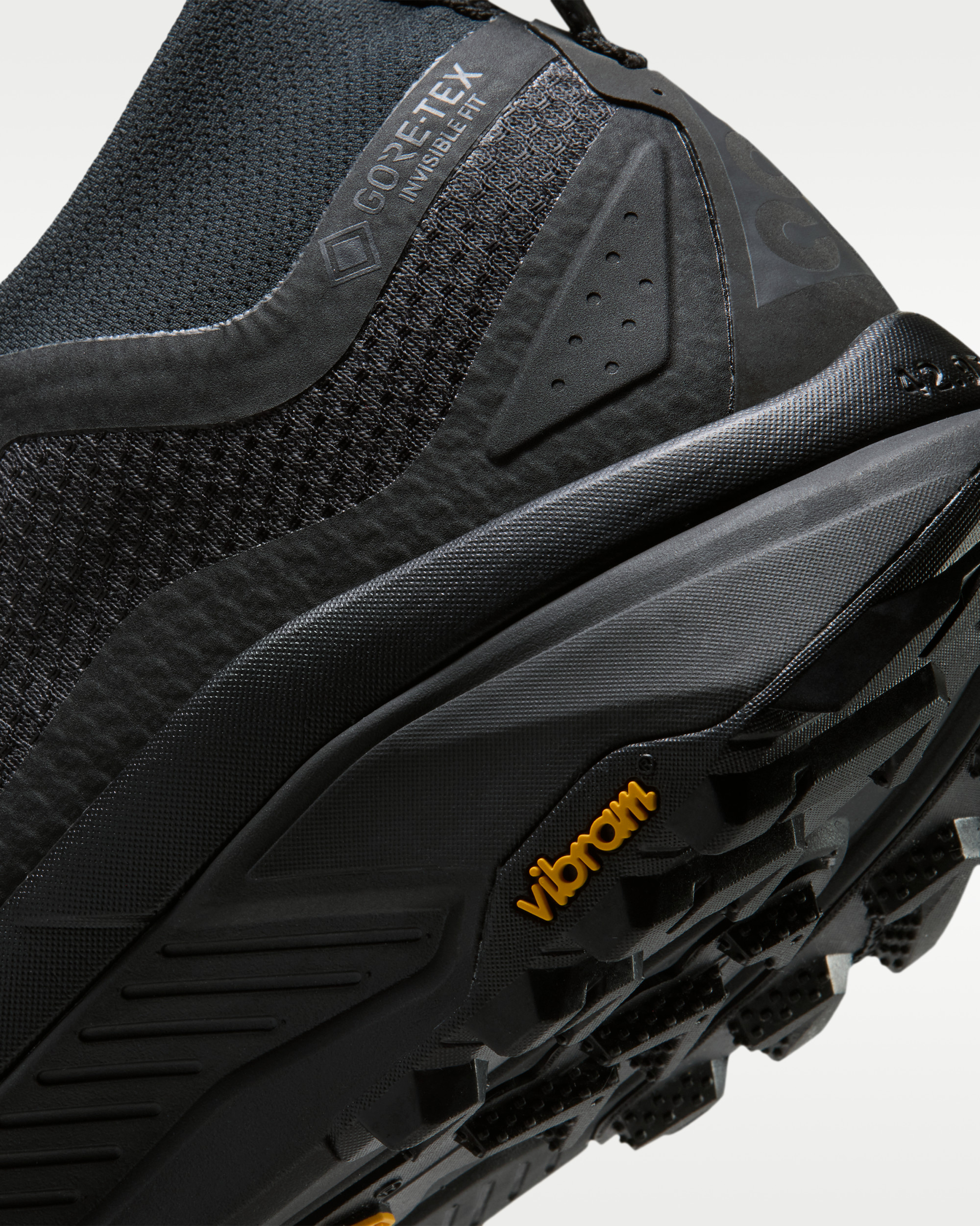 Кросівки Nike ACG ZEGAMA TRAIL GTX IO7932-002