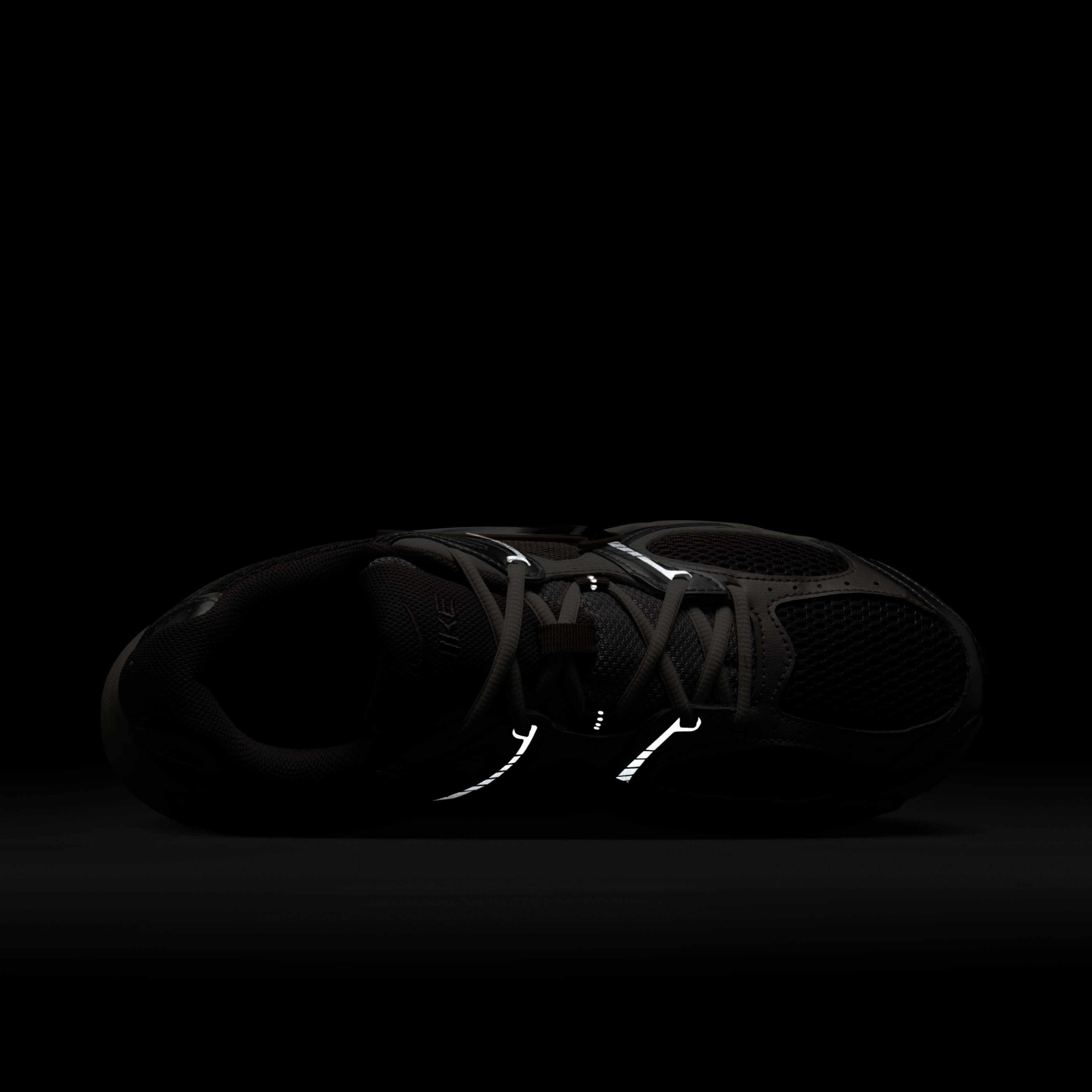 Кросівки Nike V5 RNR HJ5228-200