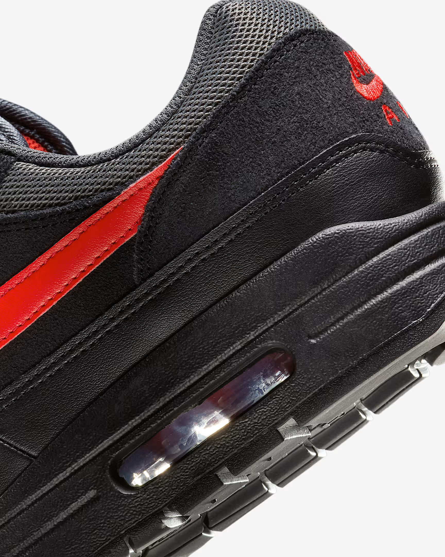 Кросівки Nike AIR MAX 1 ESS FZ5808-008