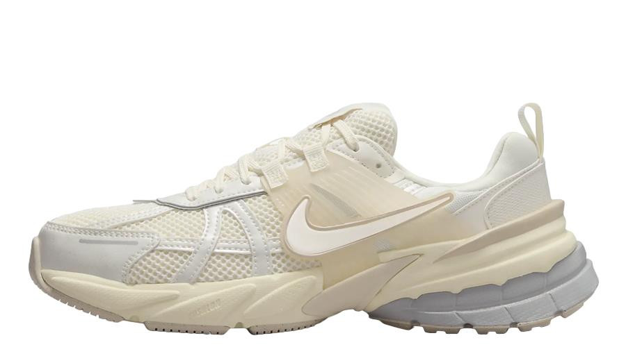 Кросівки жіночі Nike V2K Run HQ1512-110