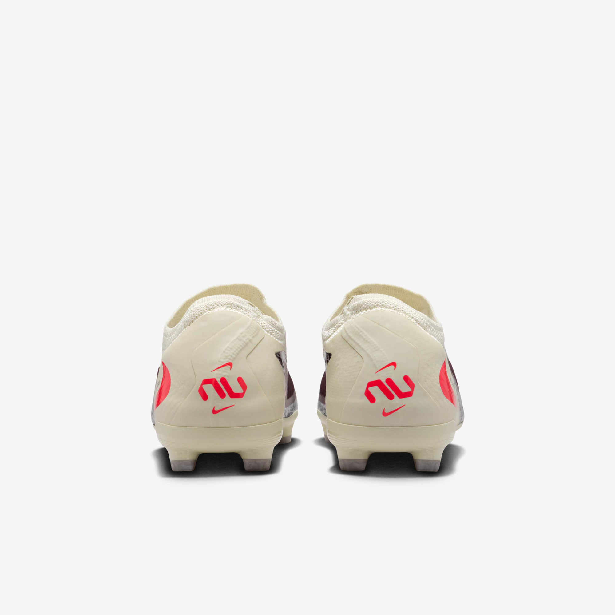 Бутси Nike JR PHANTOM 6 LOW PRO FG/MG NU3 IR4192-661