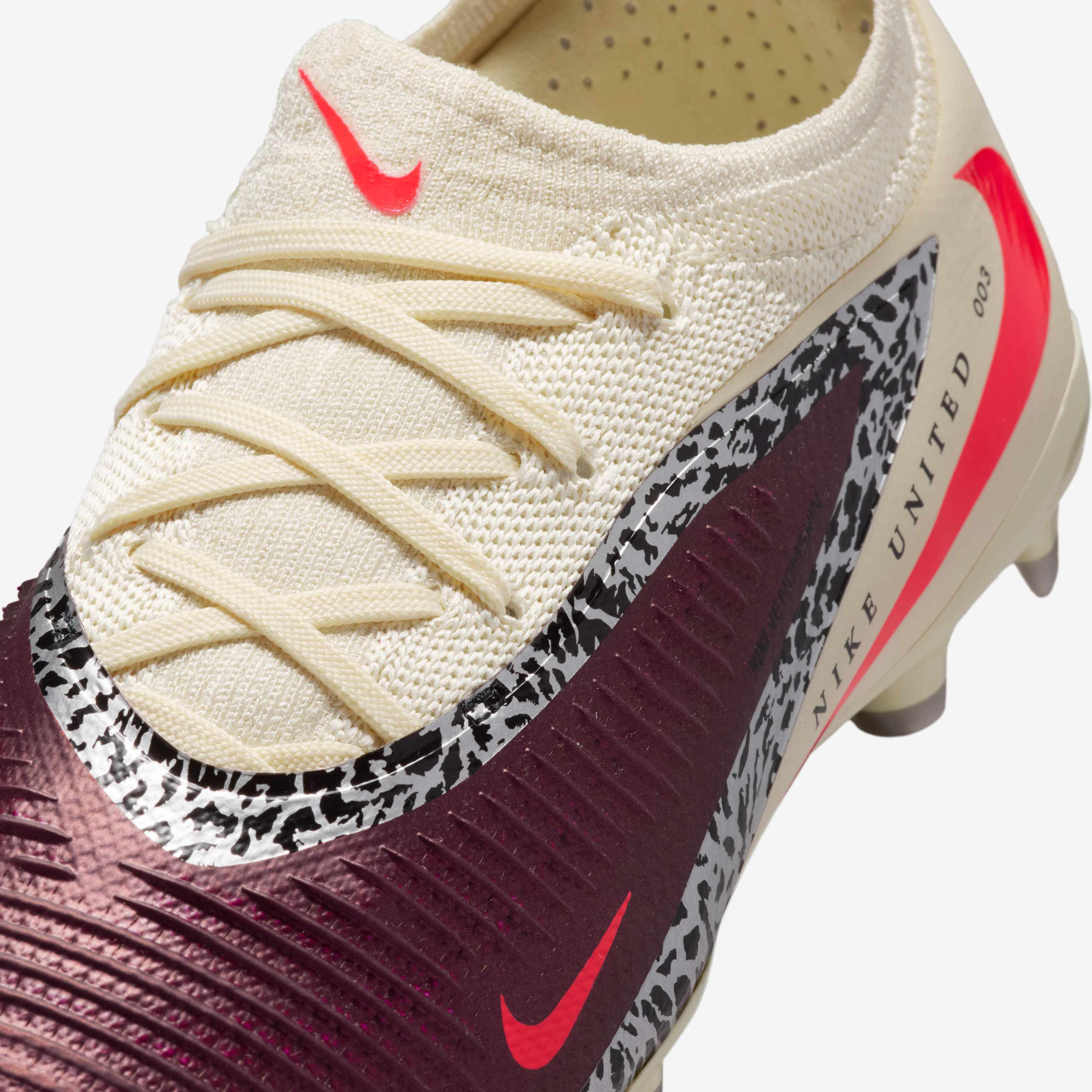 Бутси Nike JR PHANTOM 6 LOW PRO FG/MG NU3 IR4192-661