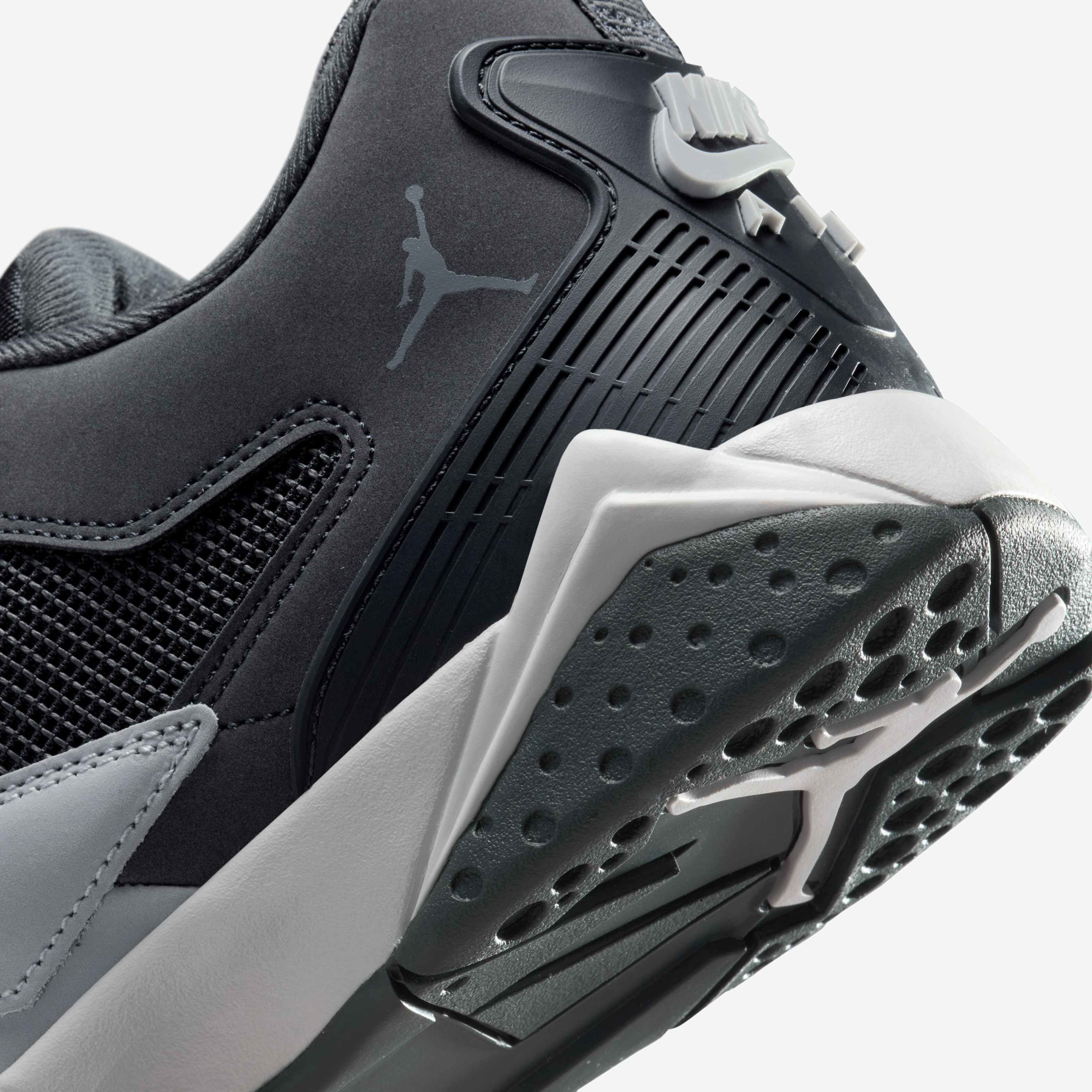 Кросівки Jordan MVP 92 HQ3950-001