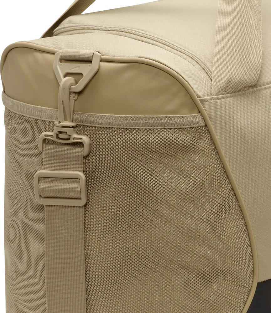 Сумка Nike NK BRSLA M DUFF - 9.5 60L бежевий, чорний Уні 64 х 30 х 30 см (DH7710-253) DH7710-253