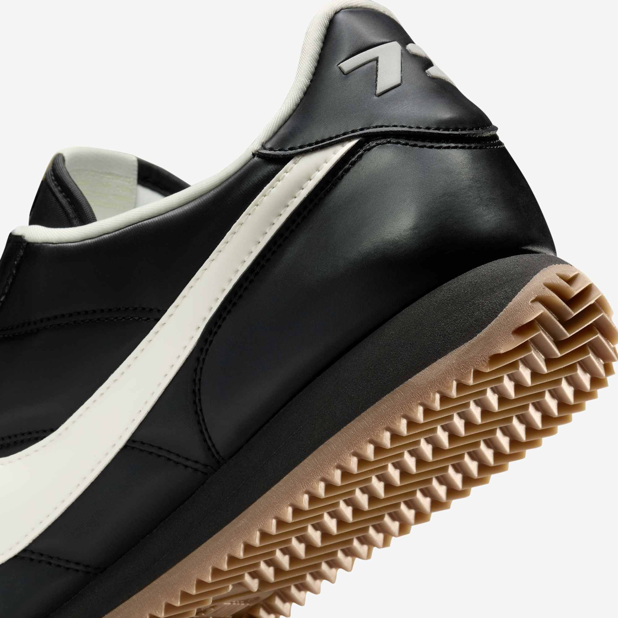 Кросівки Nike CORTEZ SE IM4843-010