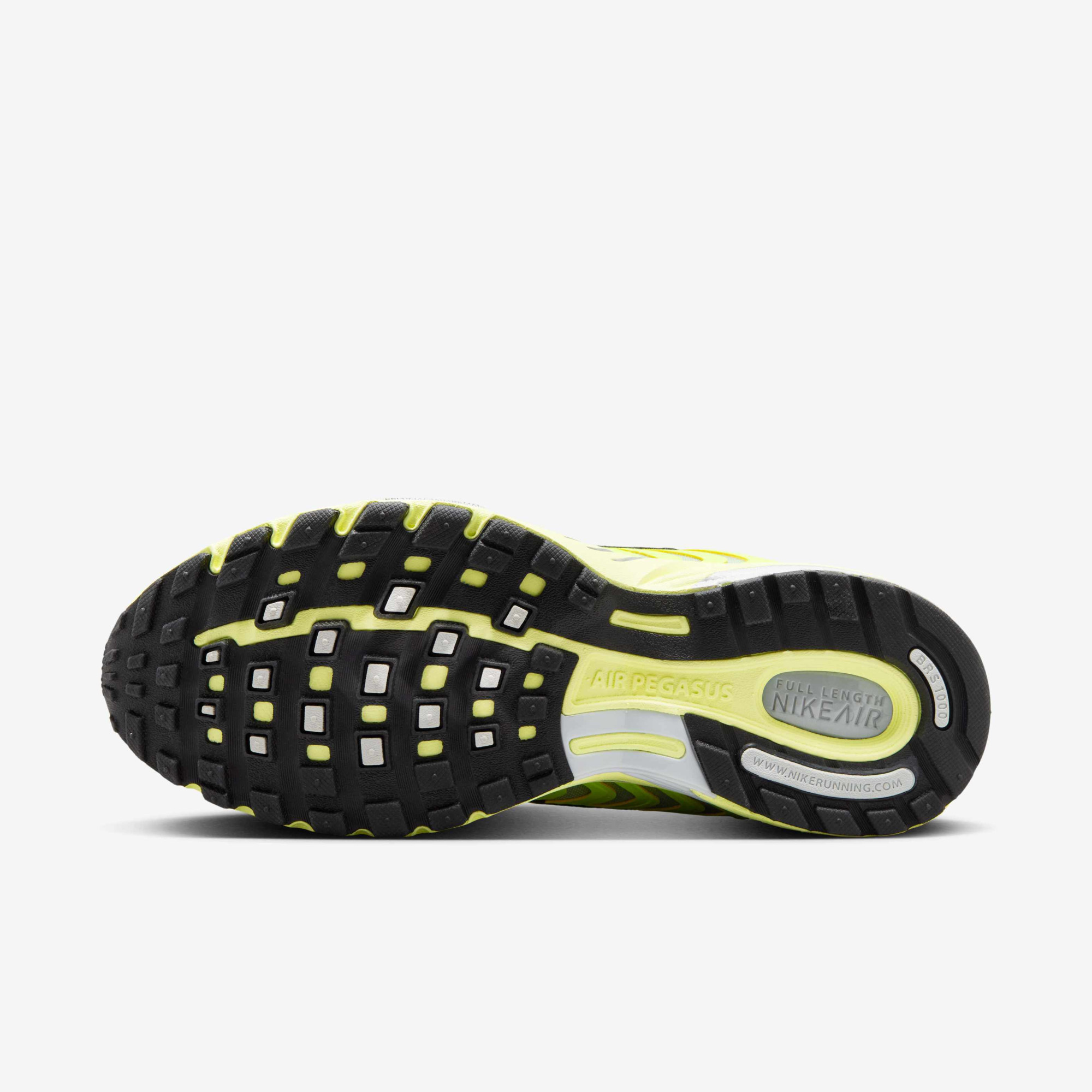 Кросівки жіночі NIKE W AIR PEGASUS 2005 HQ1675-700